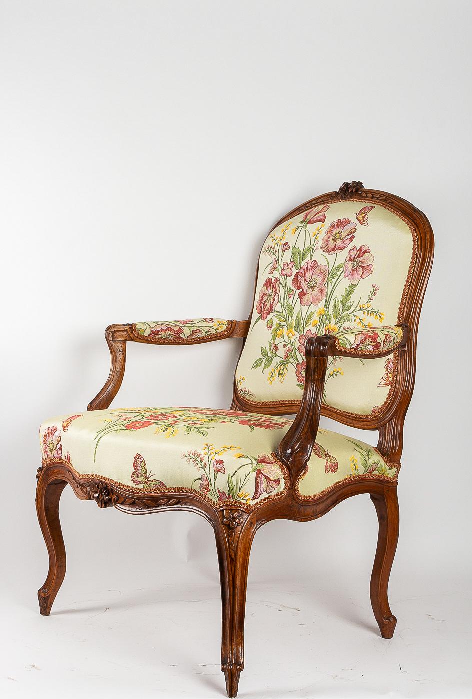 Stamped by Martin Jardin Pair of Large Louis XV Walnut Armchairs, circa 1760 9