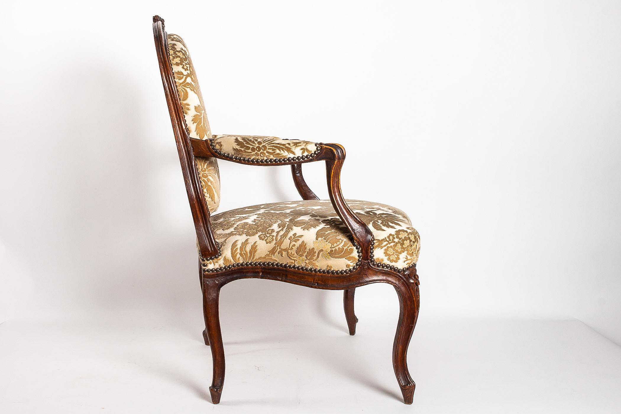 Stamped by Martin Jardin Pair of Large Louis XV Walnut Armchairs, circa 1760 In Good Condition For Sale In Saint Ouen, FR
