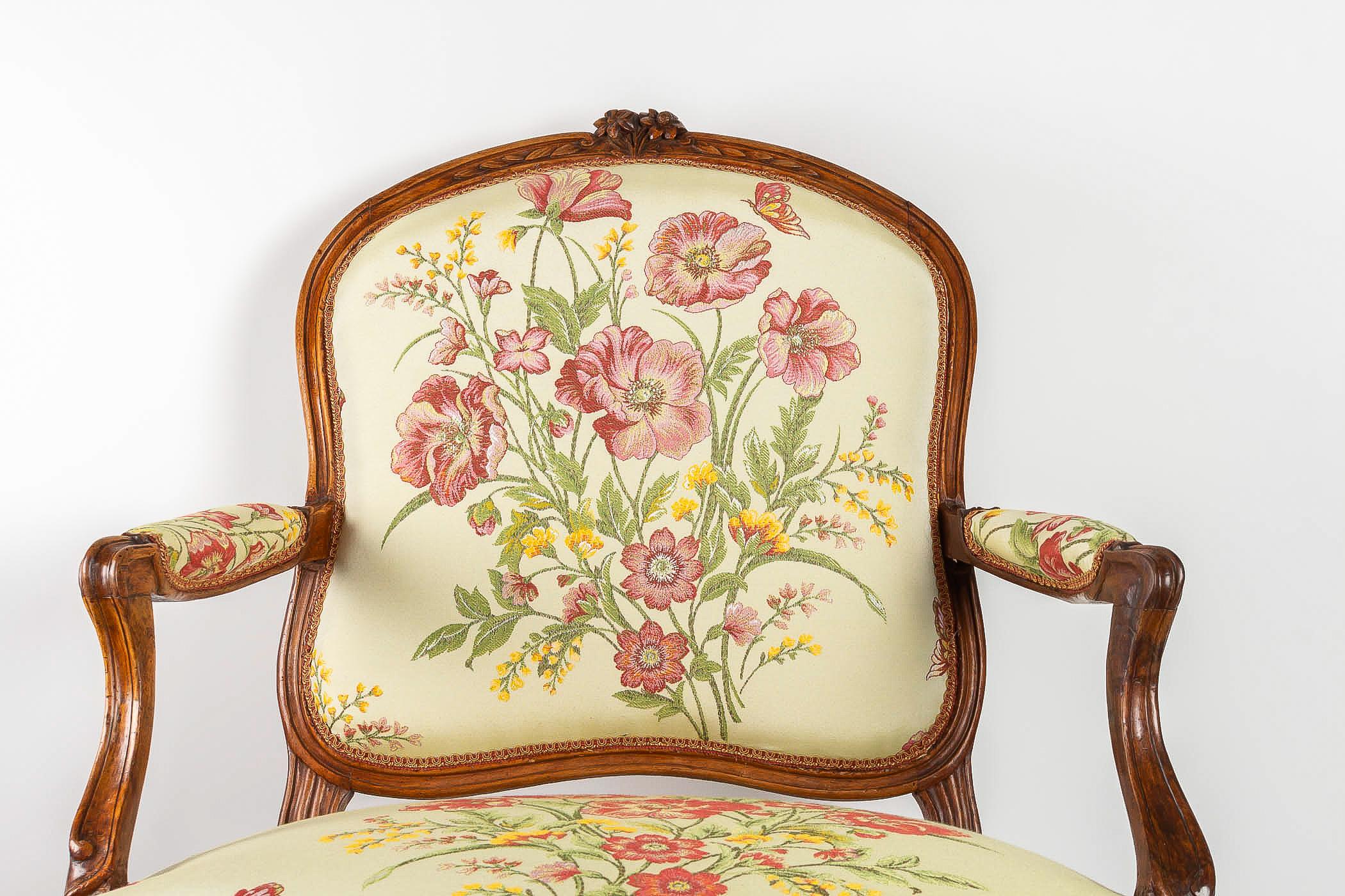 Stamped by Martin Jardin Pair of Large Louis XV Walnut Armchairs, circa 1760 In Good Condition In Saint Ouen, FR