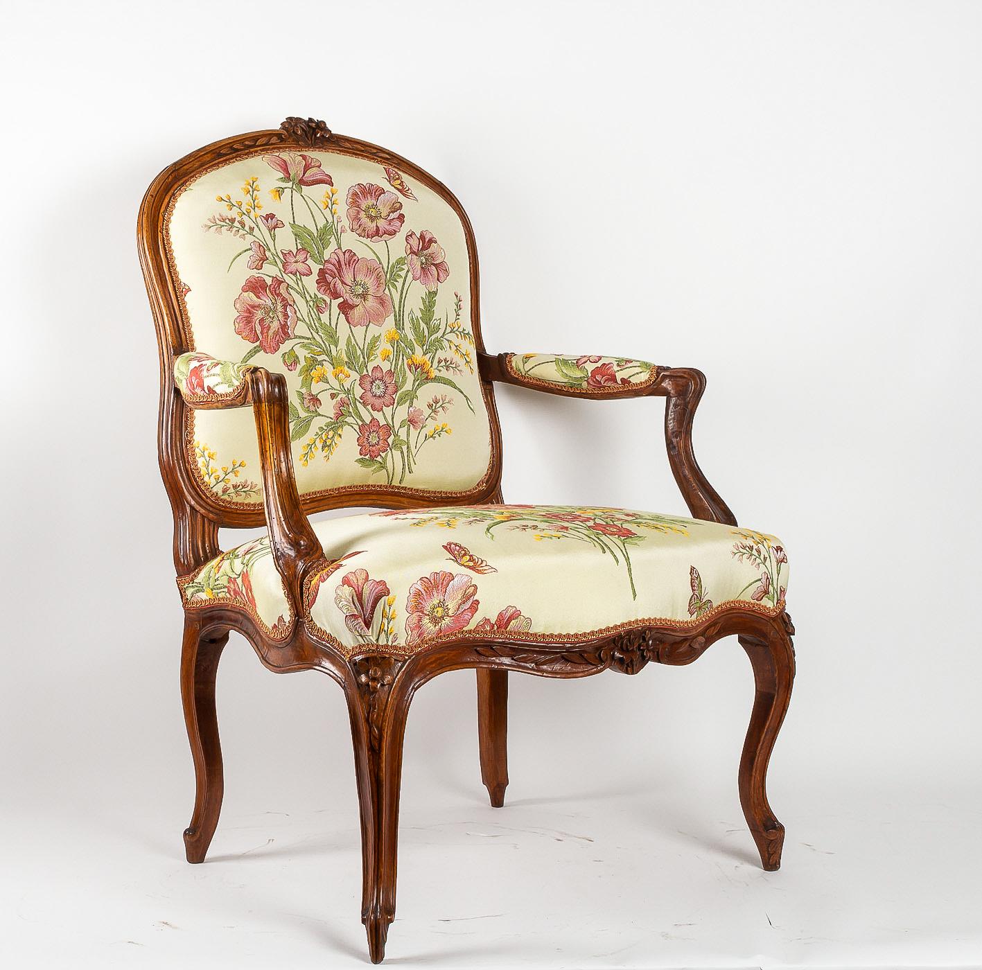 Stamped by Martin Jardin Pair of Large Louis XV Walnut Armchairs, circa 1760 1
