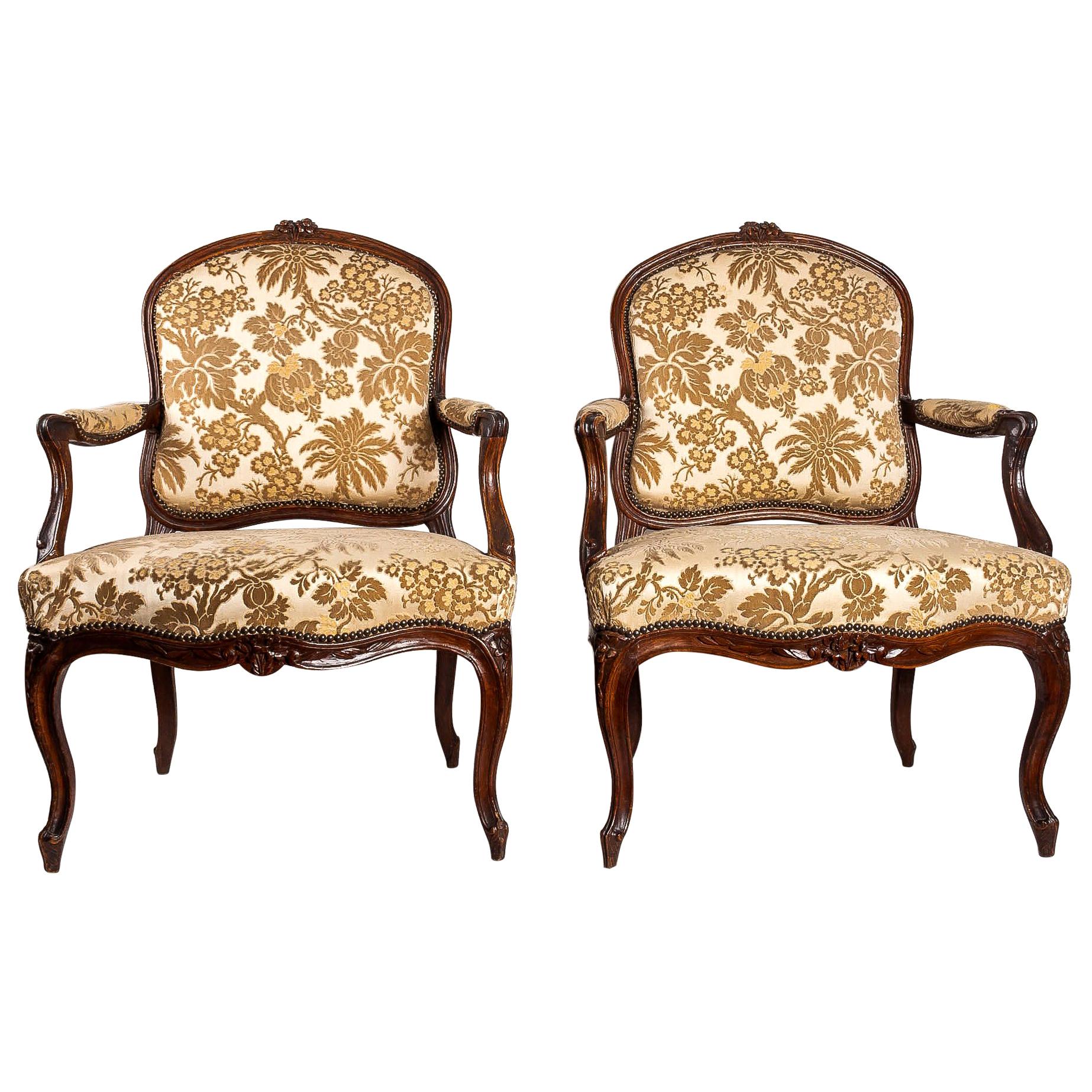 Stamped by Martin Jardin Pair of Large Louis XV Walnut Armchairs, circa 1760 For Sale