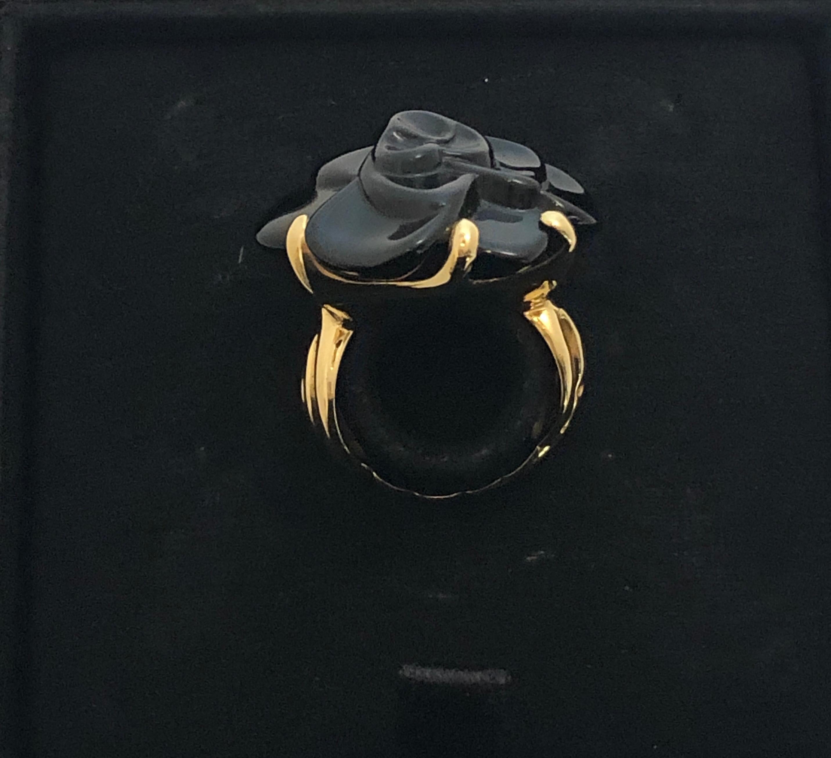 Stamped Chanel 18K Yellow Gold With Carved Black Onyx Camellia Cocktail Ring For Sale 5
