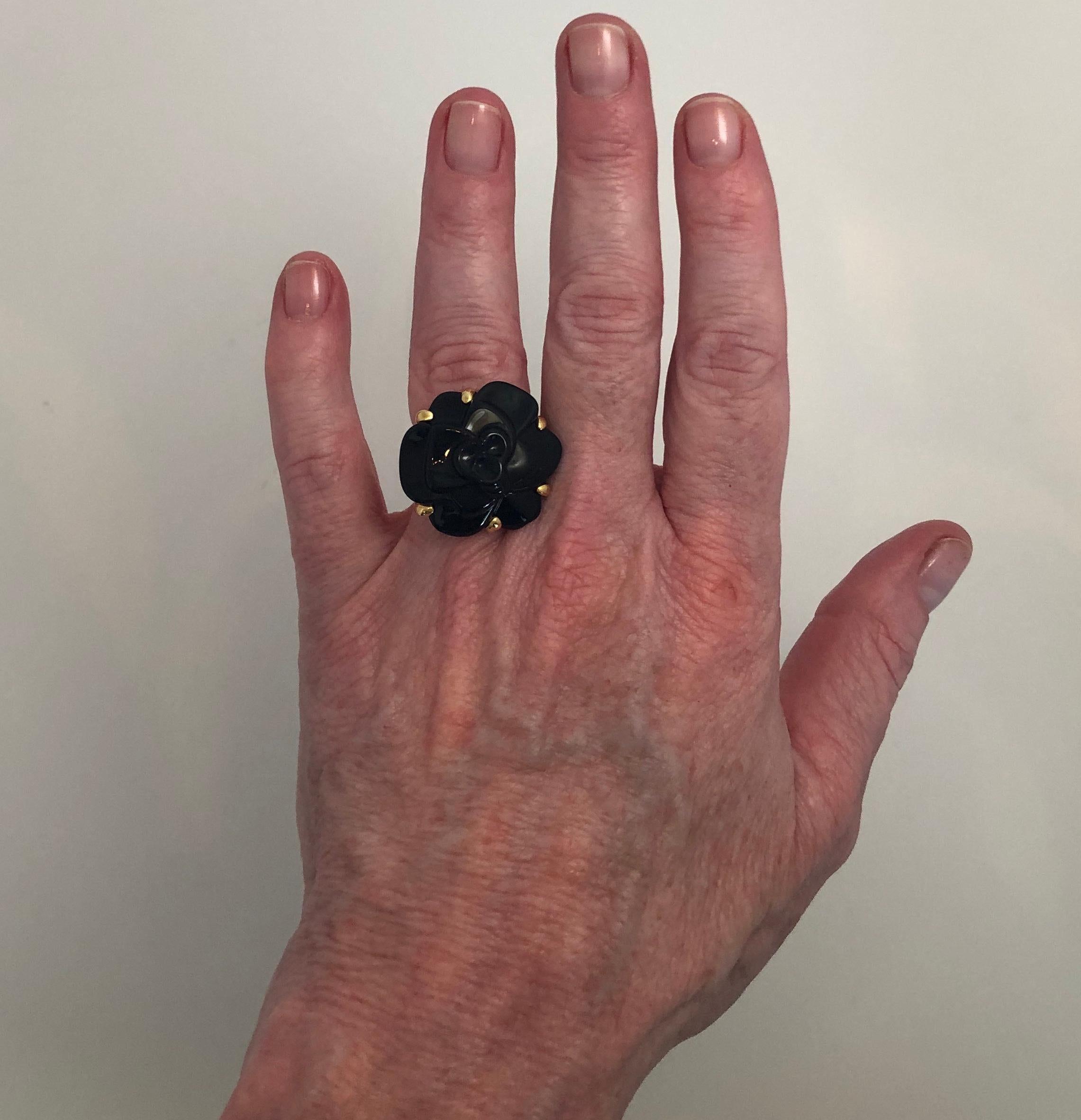 Stamped Chanel 18K Yellow Gold With Carved Black Onyx Camellia Cocktail Ring For Sale 6