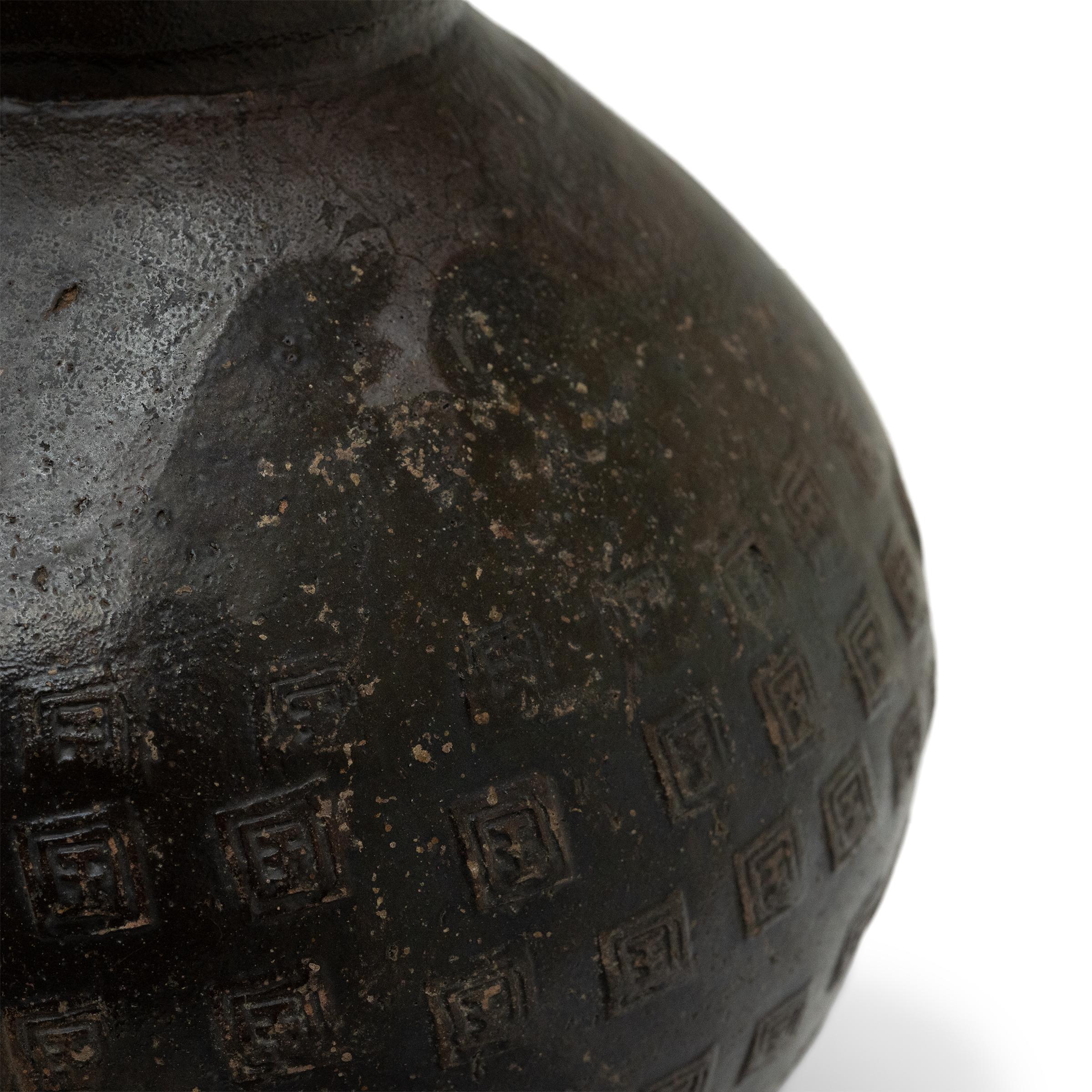 Stamped Chinese Yunnan Pot, c. 1800 In Good Condition For Sale In Chicago, IL