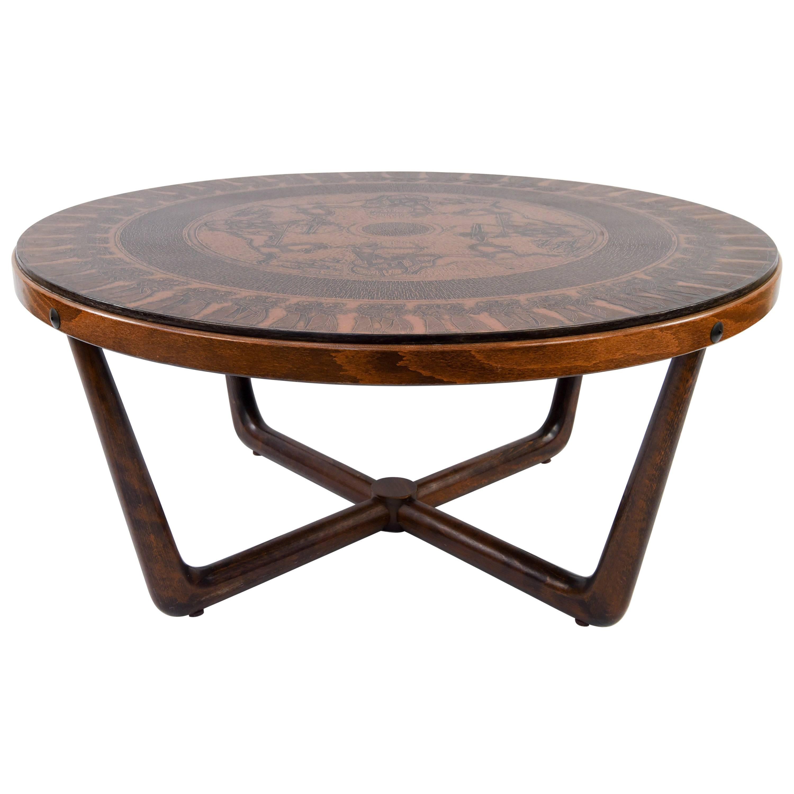 Table basse à thème égyptien de Vad Trevare, Norvège, années 1960