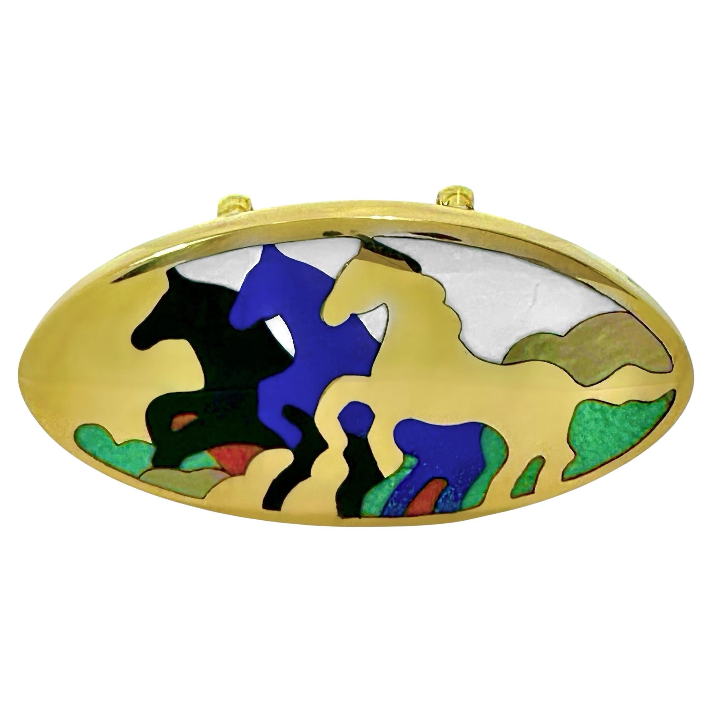 Questa straordinaria creazione vintage a tema equestre di Asch Grosbardt, realizzata per essere indossata come ciondolo o spilla, farà sicuramente la gioia di chiunque abbia un'anima equestre. Disegnato e prodotto dal creatore Asch Grosbardt, questo