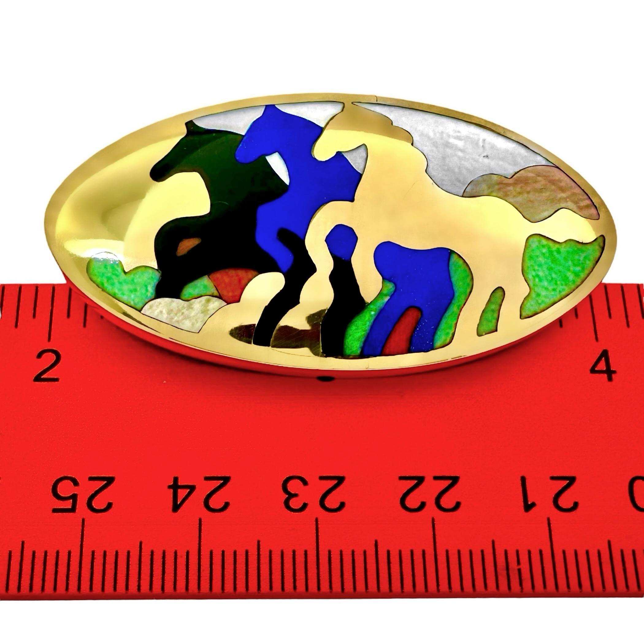 Donna Ciondolo/spilla Stampeding Horses in oro 14K e pietre intarsiate di Asch Grosbardt in vendita