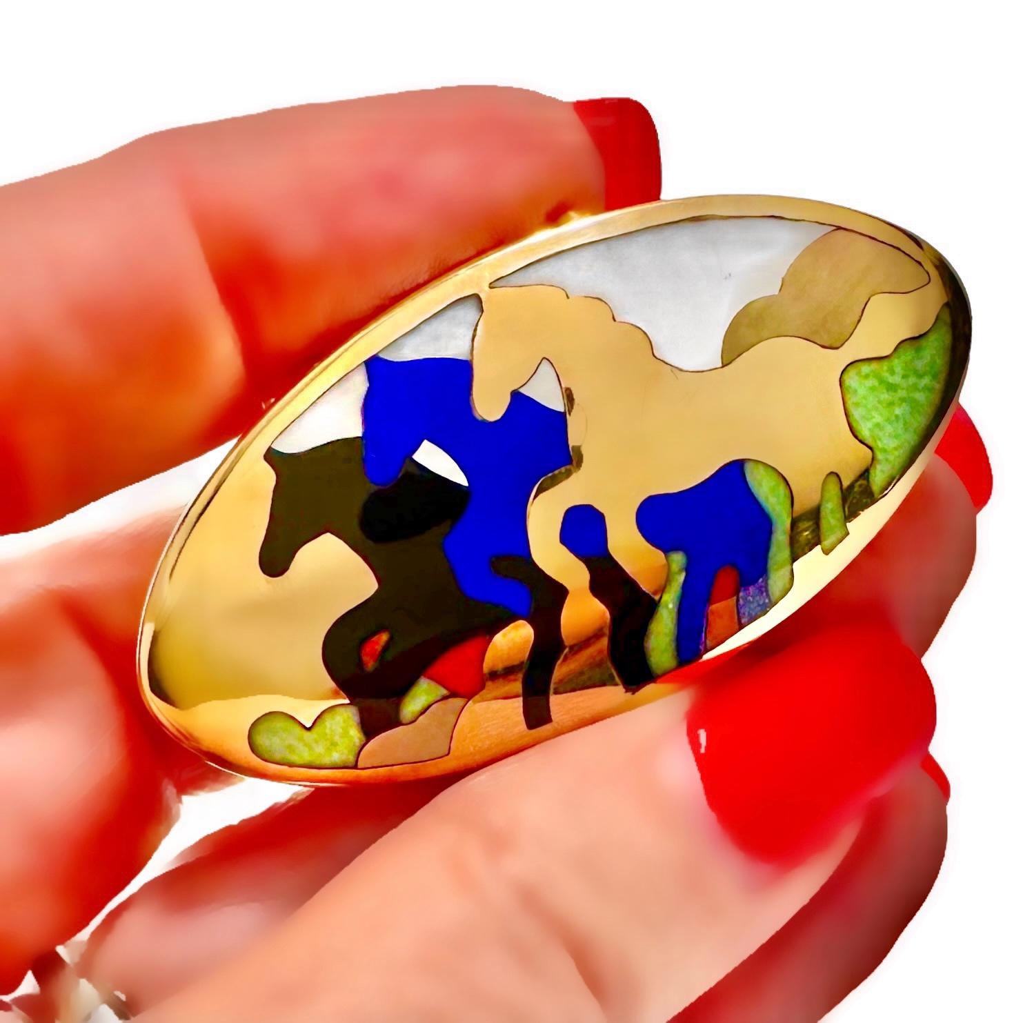 Ciondolo/spilla Stampeding Horses in oro 14K e pietre intarsiate di Asch Grosbardt in vendita 2
