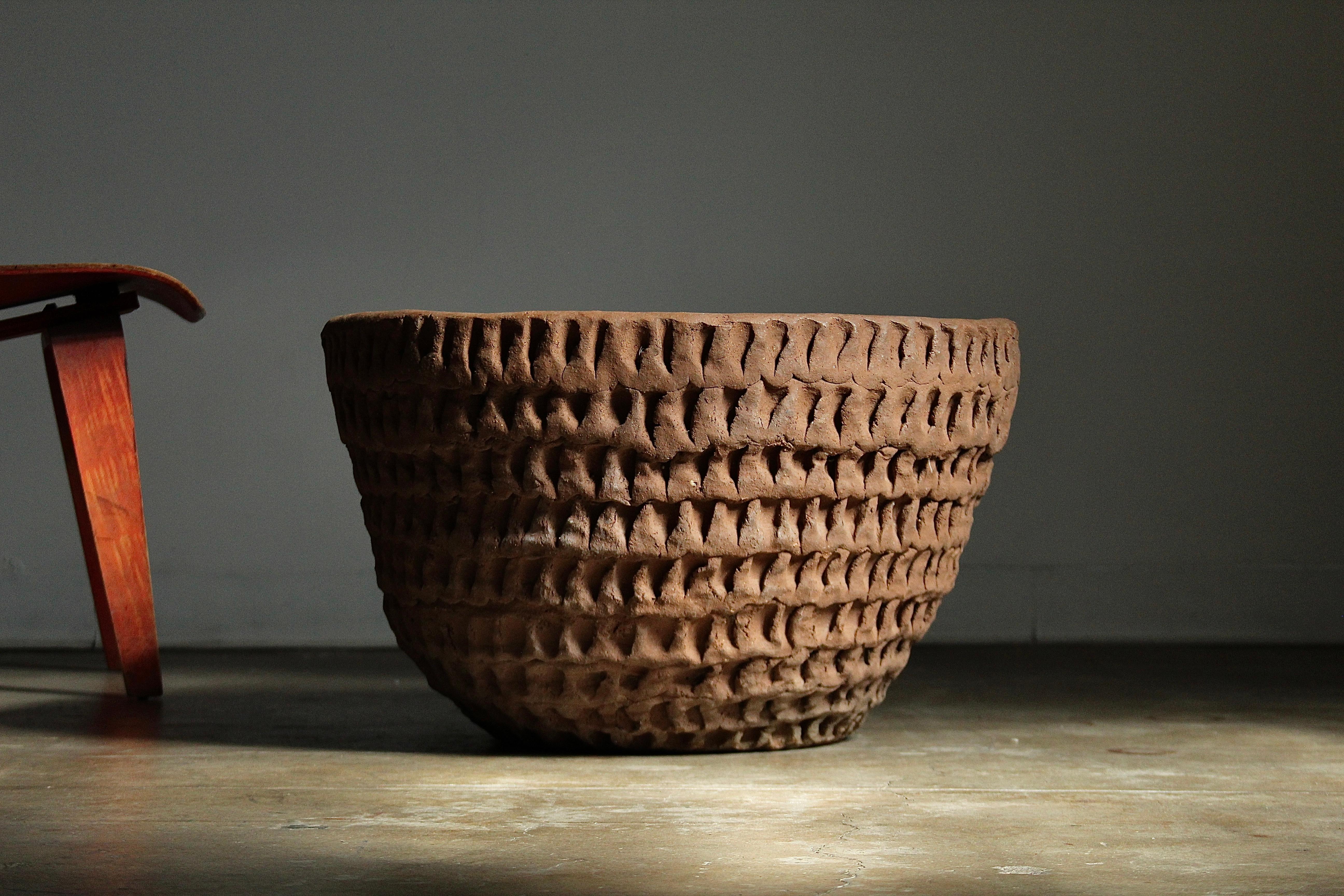 Stan Bitters Early and Large Stoneware Thumb Pot, 1970 4
