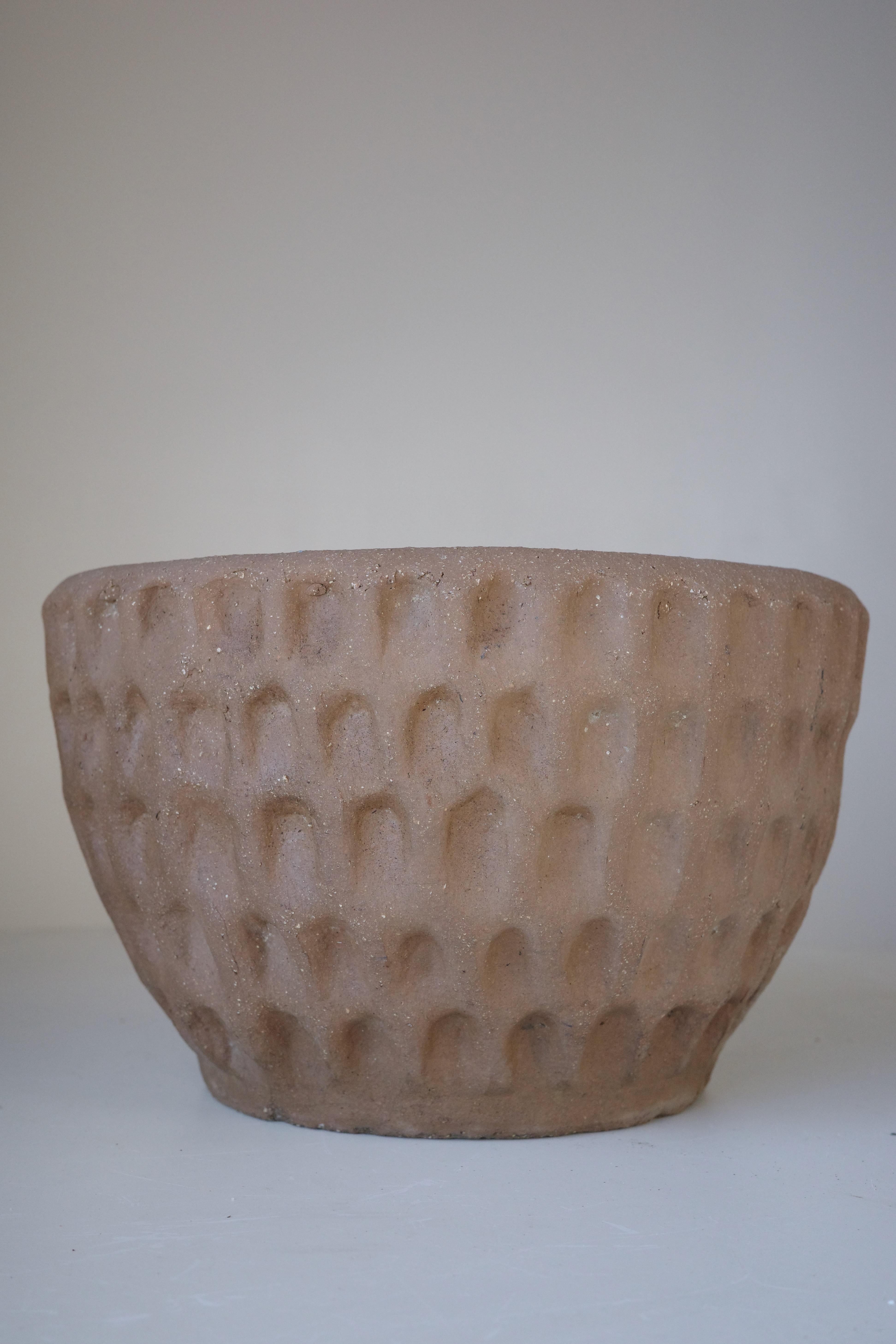 Fantastic and rare mid century planter pot by Stan Bitters for Hans Sumpf, executed in 