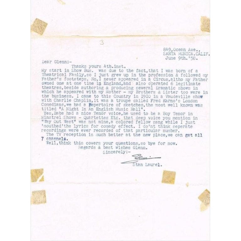 Américain Stan Laurel, lettre de type autographiée vintage de 1958