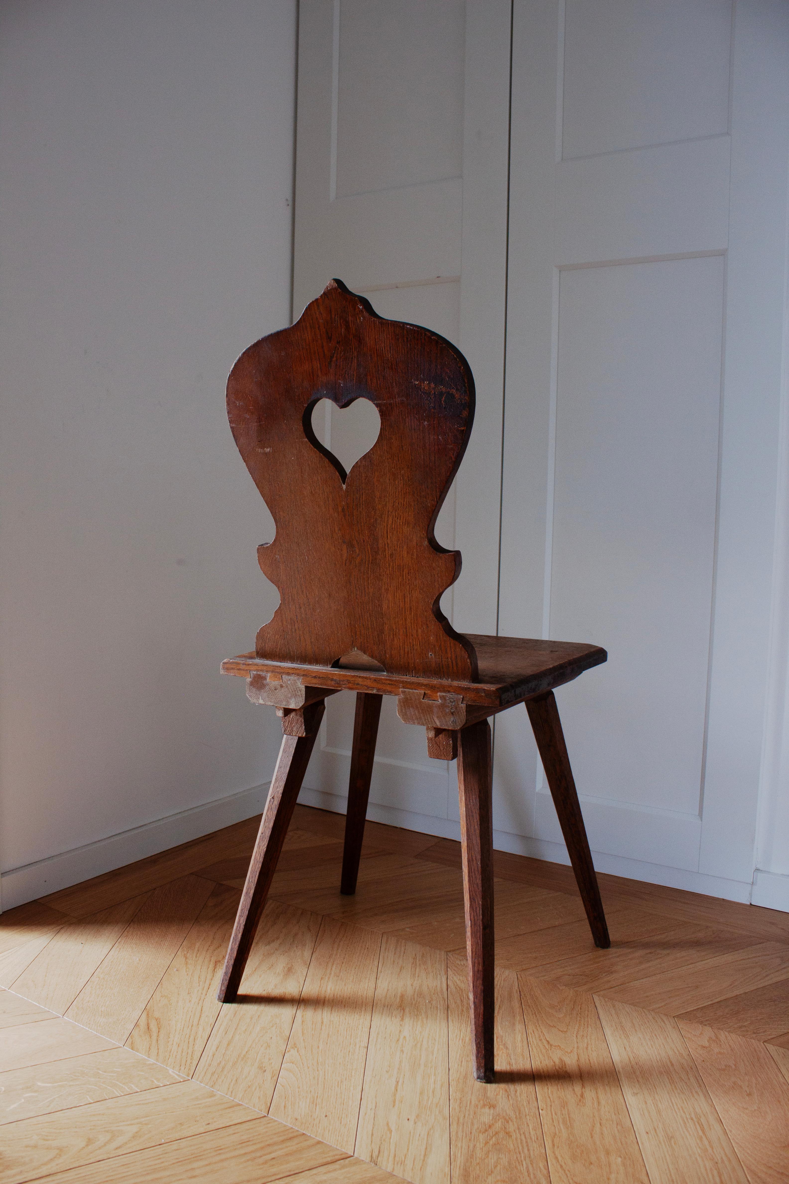 Stand Alone Französisch Primitive Landwirte Stuhl Holz geschnitzt zurück (20. Jahrhundert) im Angebot