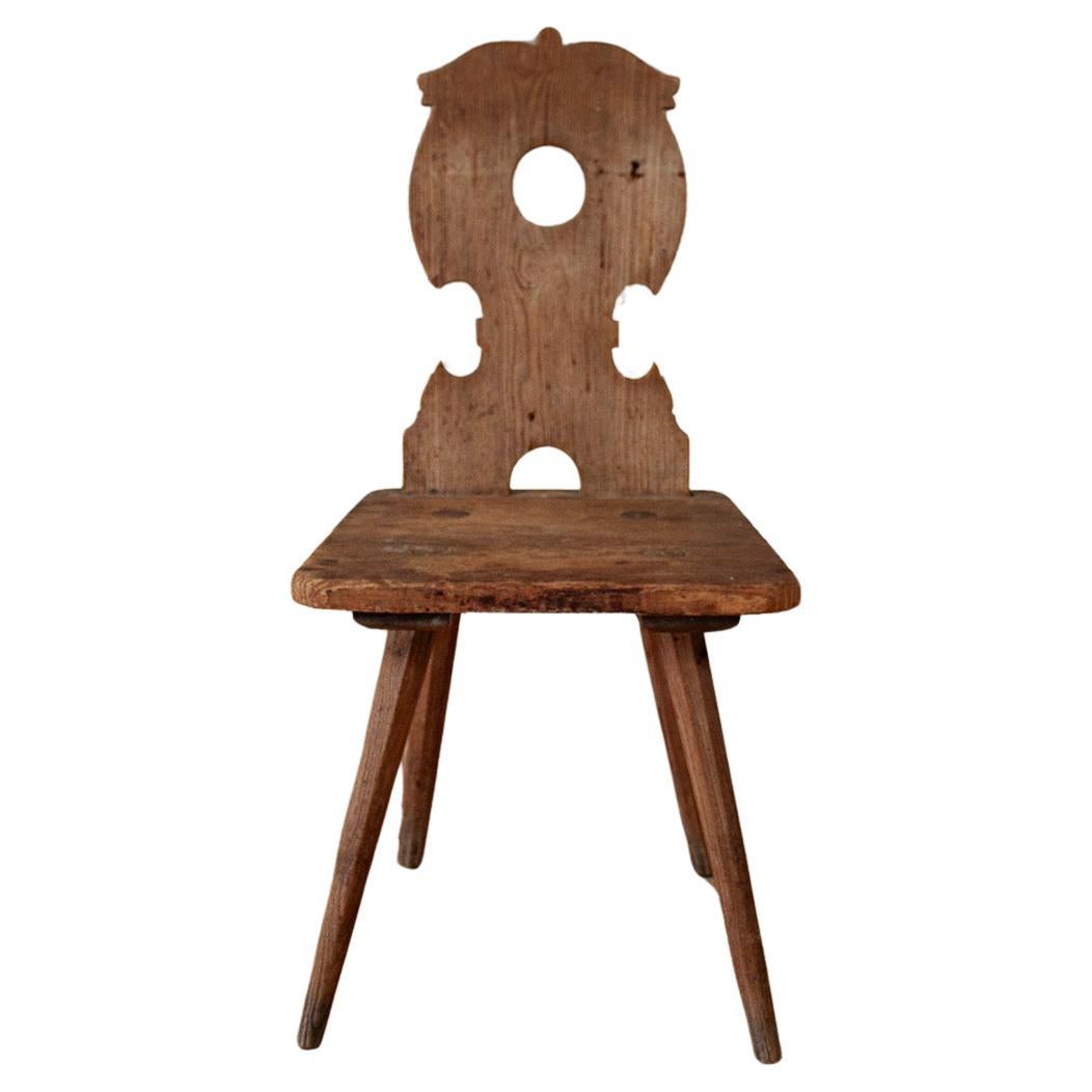 Stand Alone German Primitive Farmers Chair Wooden Stabelle Carved Back  en vente