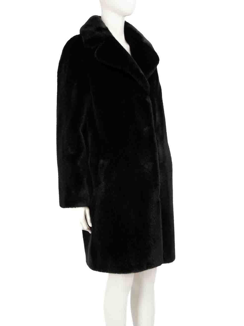 CONDITION is Very good. Hardly any visible wear to coat is evident on this used Stand Studio designer resale item.
 
 
 
 Details
 
 
 Model: Camille Cocoon
 
 Black
 
 Faux fur
 
 Coat
 
 Oversized fit
 
 Snap button fastening
 
 2x Side pockets
 
