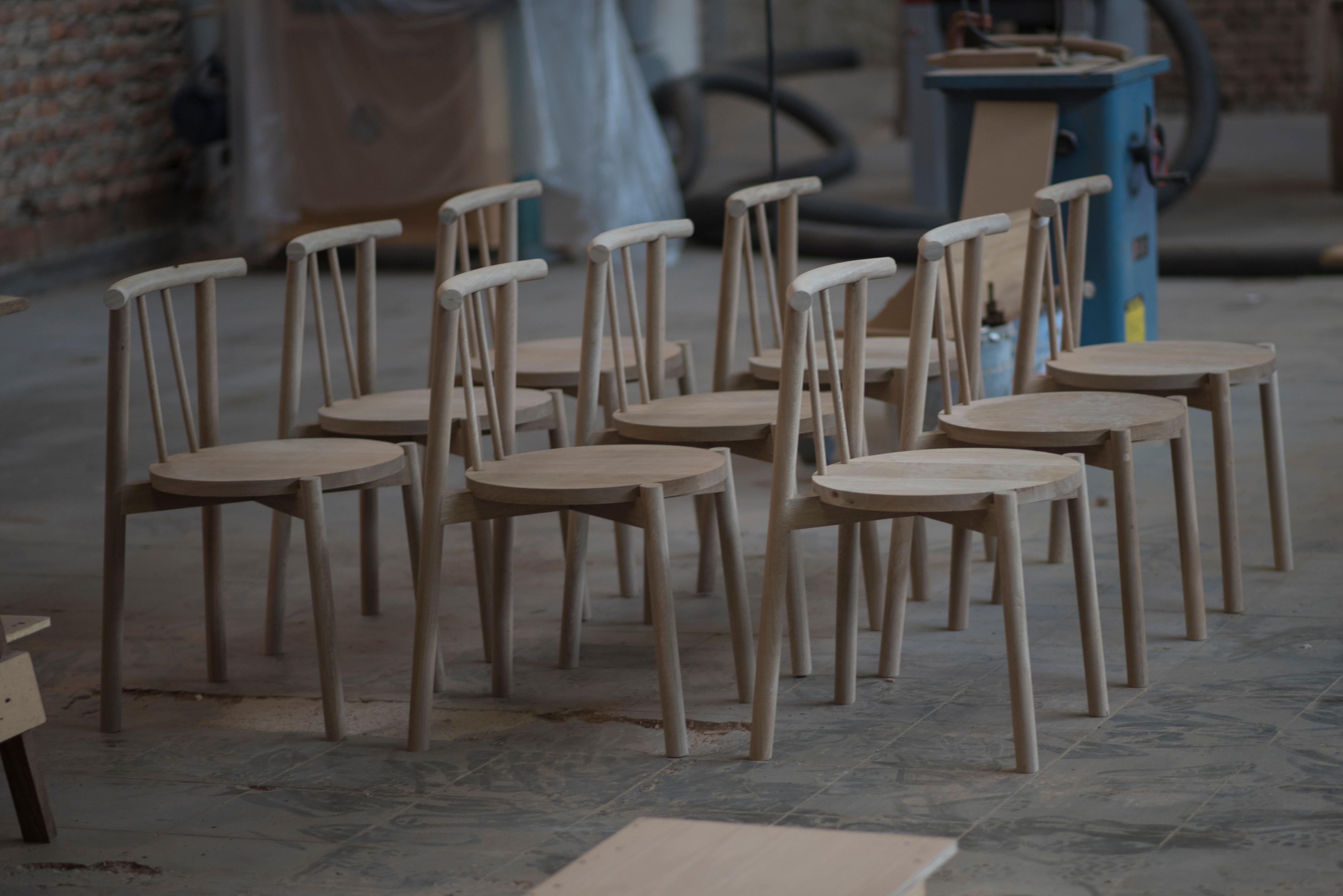 XXIe siècle et contemporain Chaise d'appoint, chaise de salle à manger fabriquée en bois de chêne massif en vente