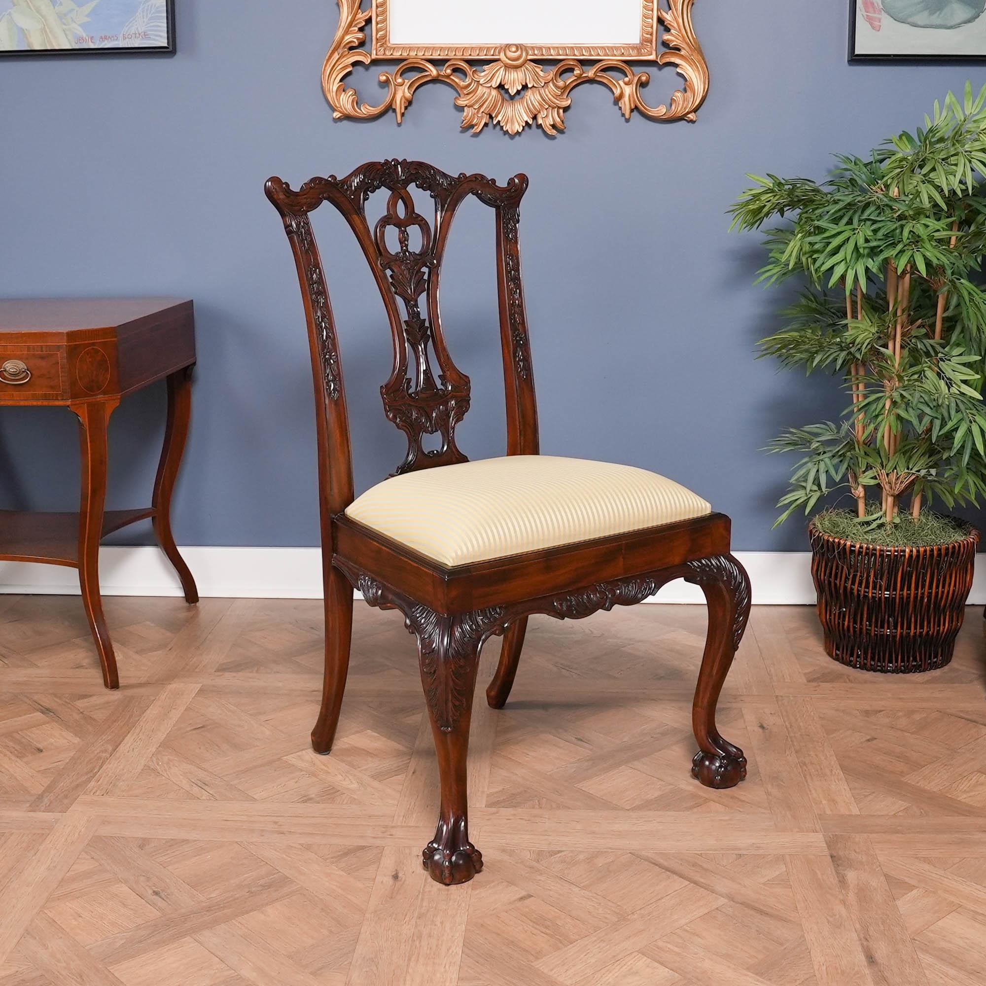 Sedie Standard Chippendale, set di dieci sedie in vendita 9