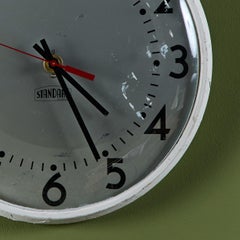 Horloge scolaire électrique standard - 4, vers les années 1970