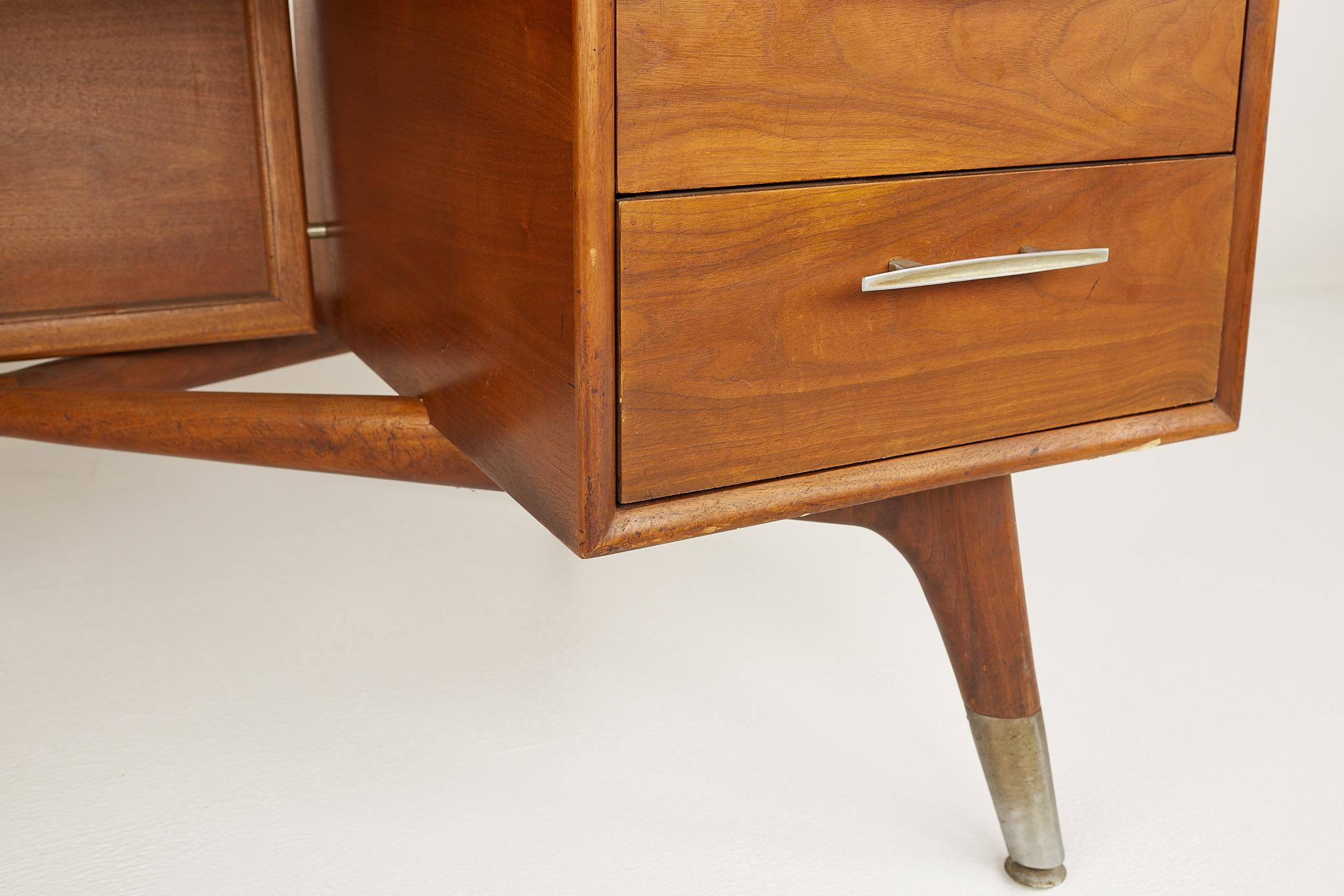 Late 20th Century Standard Furniture Company Mid Century Walnut Brass and Cane Bowtie Desk