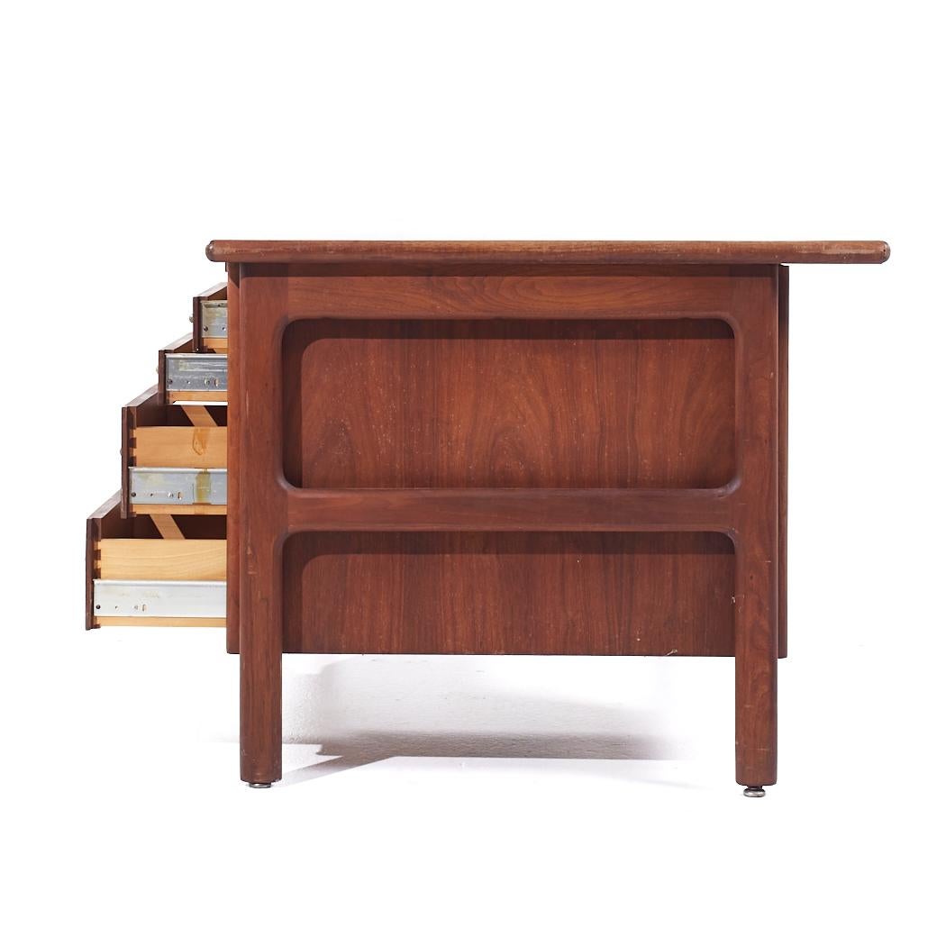 Late 20th Century Standard Furniture Mid Century Walnut and Brass Executive Desk For Sale