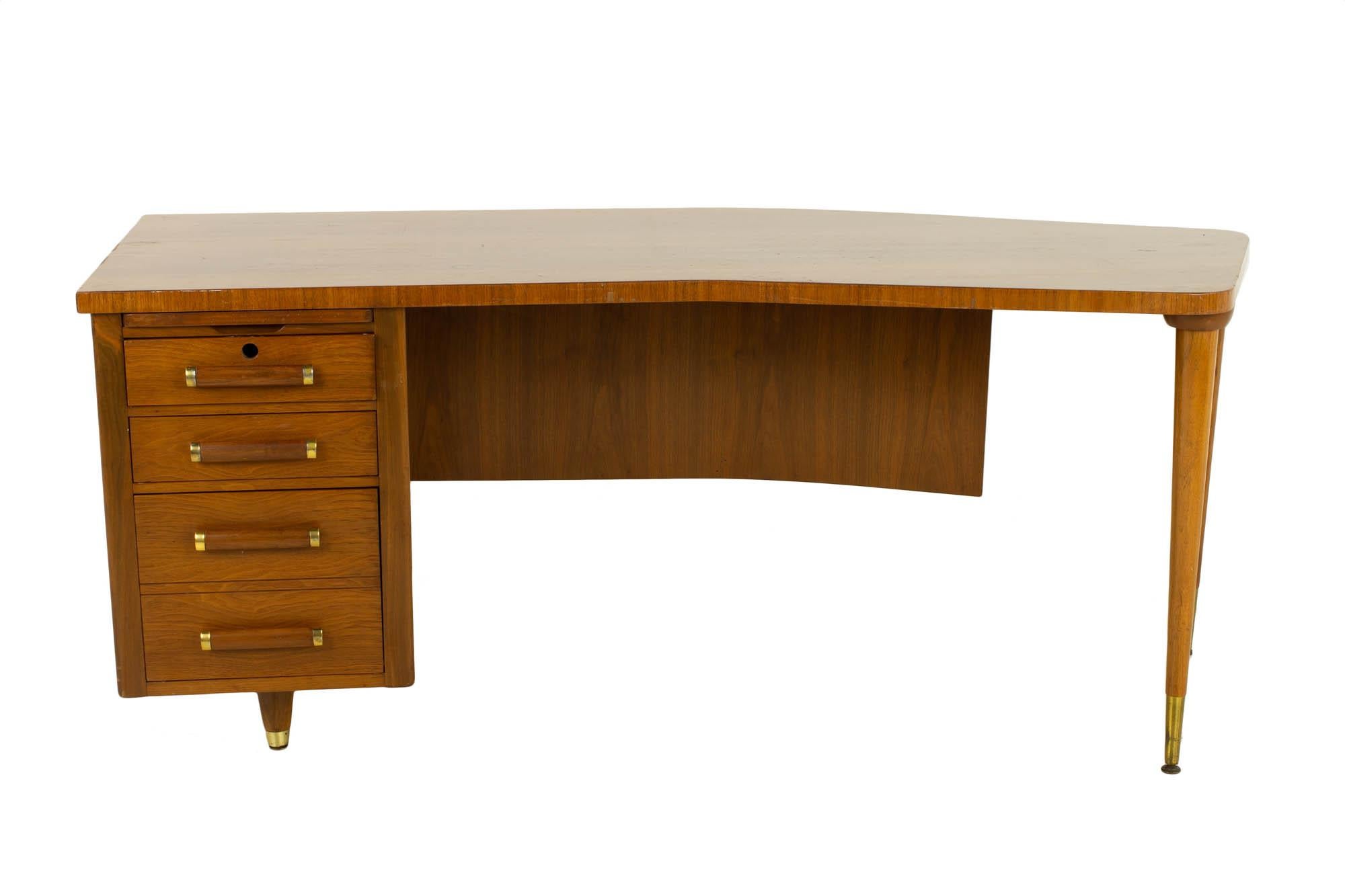 Standard Furniture Mid Century Walnut and Cane Boomerang Desk In Good Condition In Countryside, IL