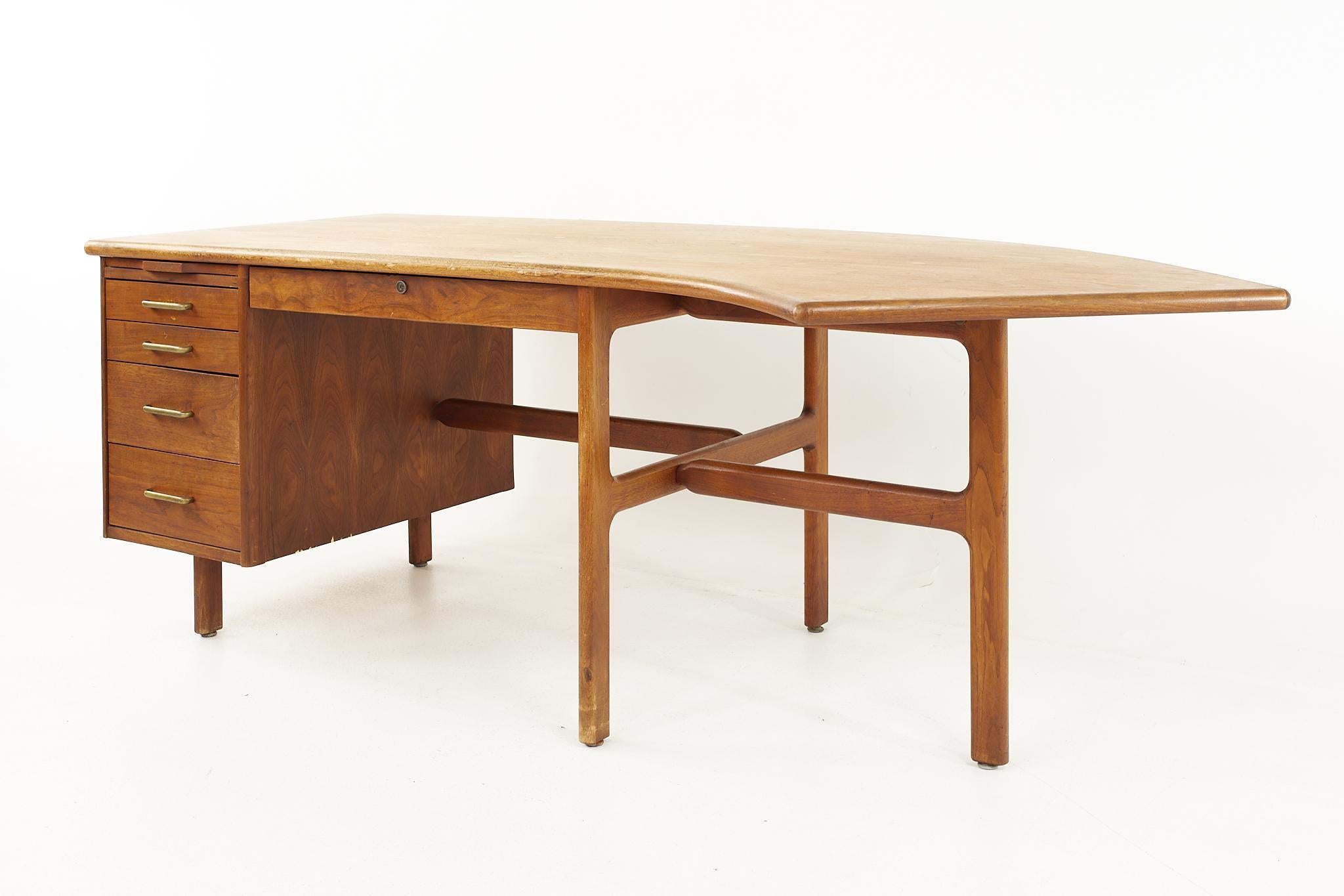 Mid-Century Modern Standard Furniture Mid Century Walnut Boomerang Desk