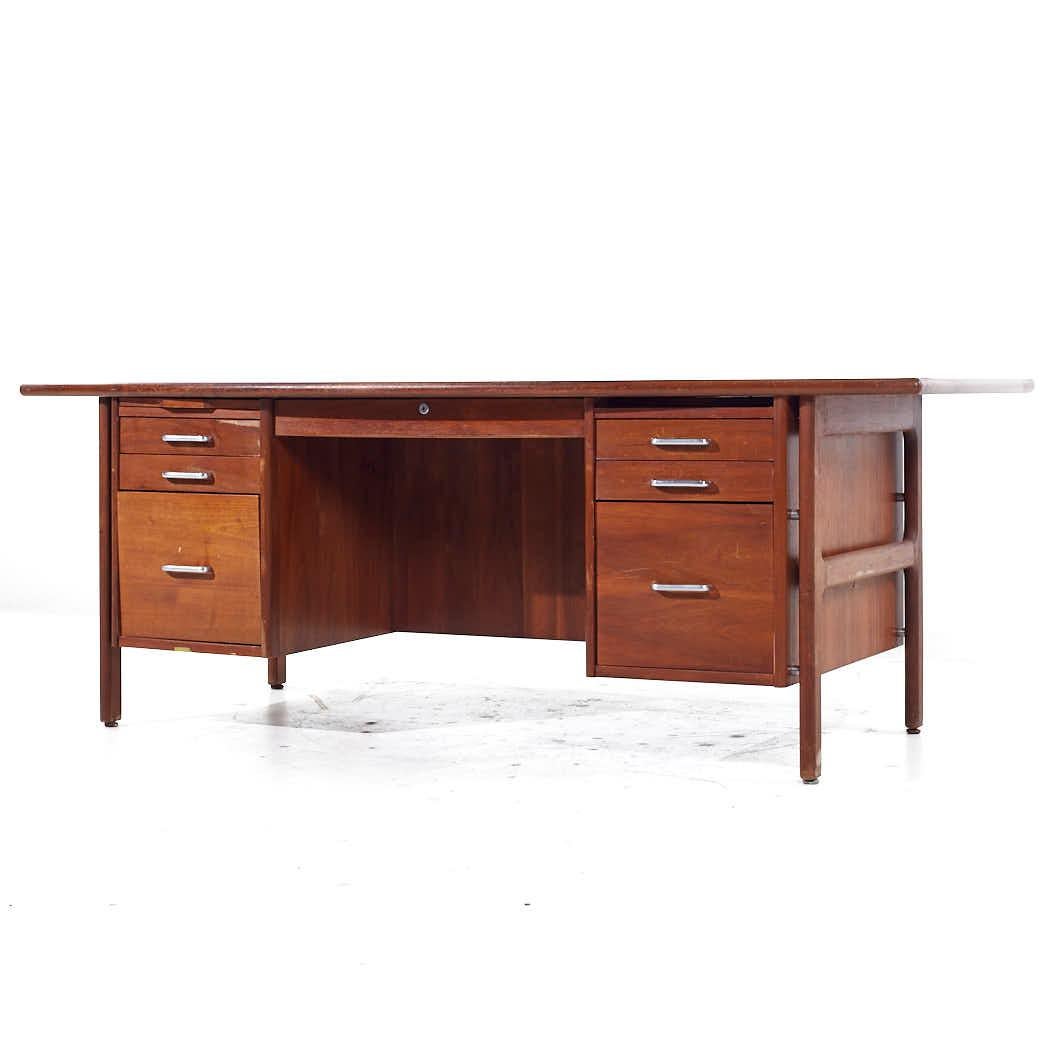 Mid-Century Modern Standard Furniture Mid Century Walnut Executive Desk For Sale