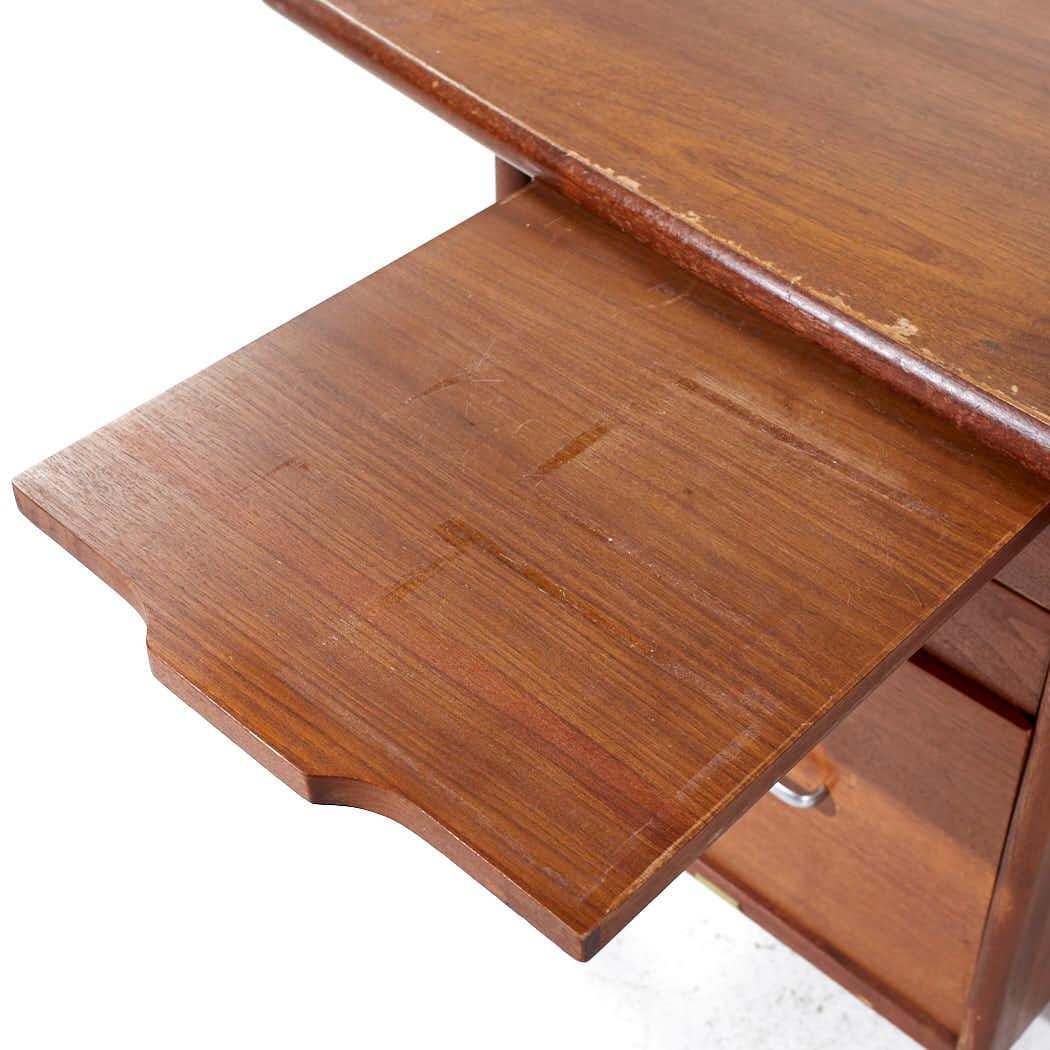 Standard Furniture Mid Century Walnut Executive Desk For Sale 1