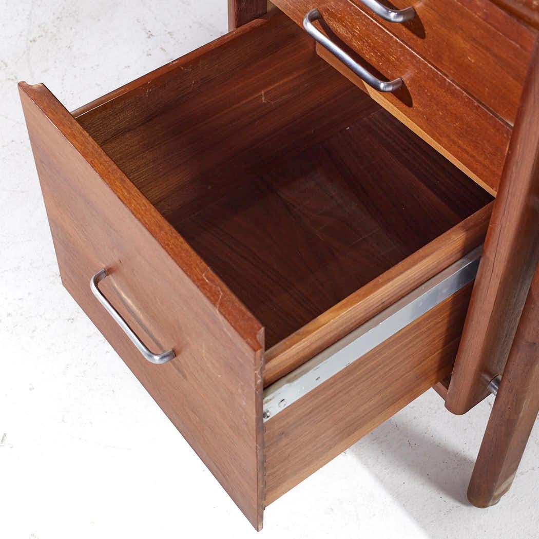 Standard Furniture Mid Century Walnut Executive Desk For Sale 2