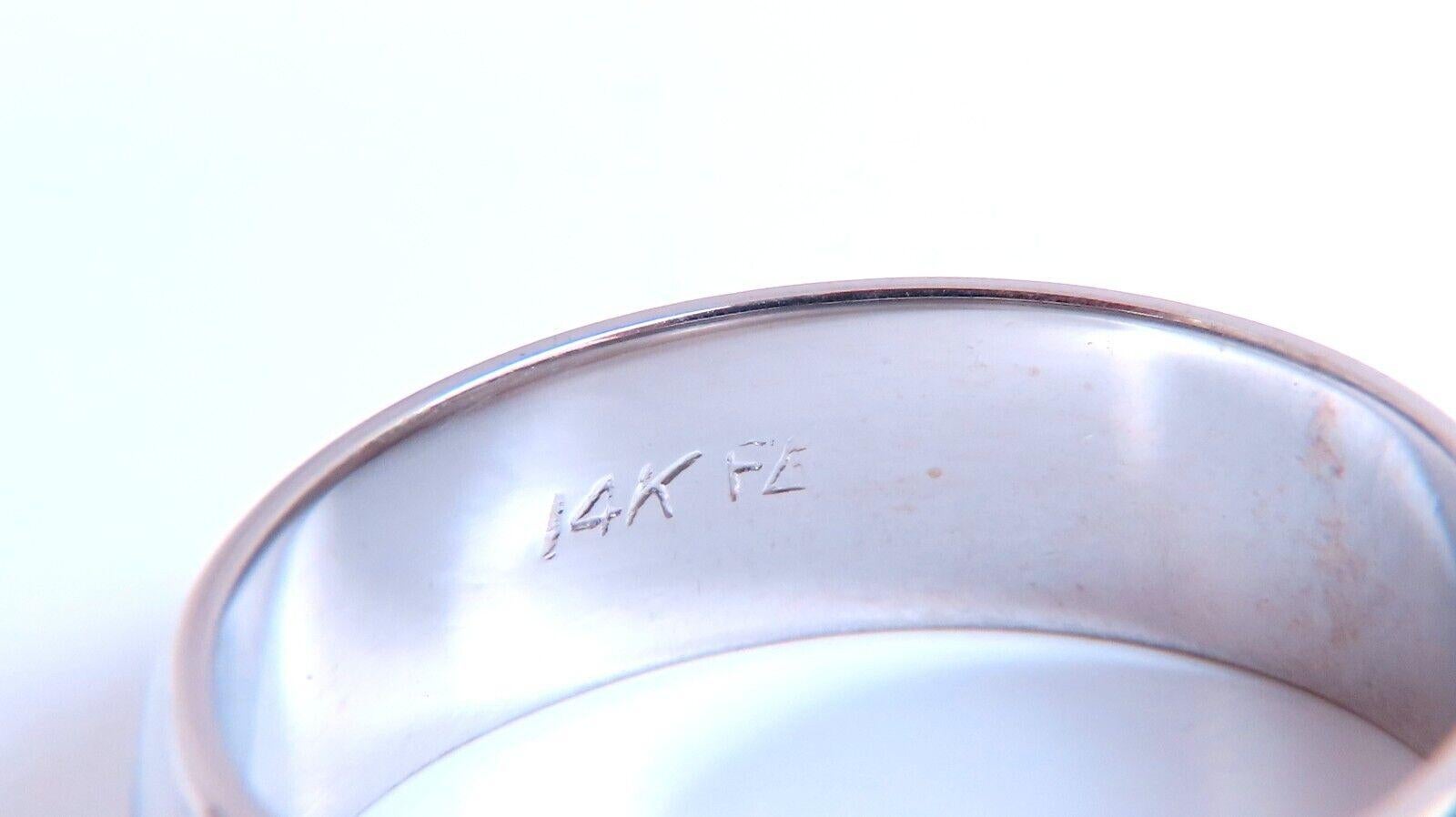 
Classic mens Gold band.

High Shine Finish

6.7mm wide

1.7 mm depth

14 karat white gold 7.5 grams

Size 10.5