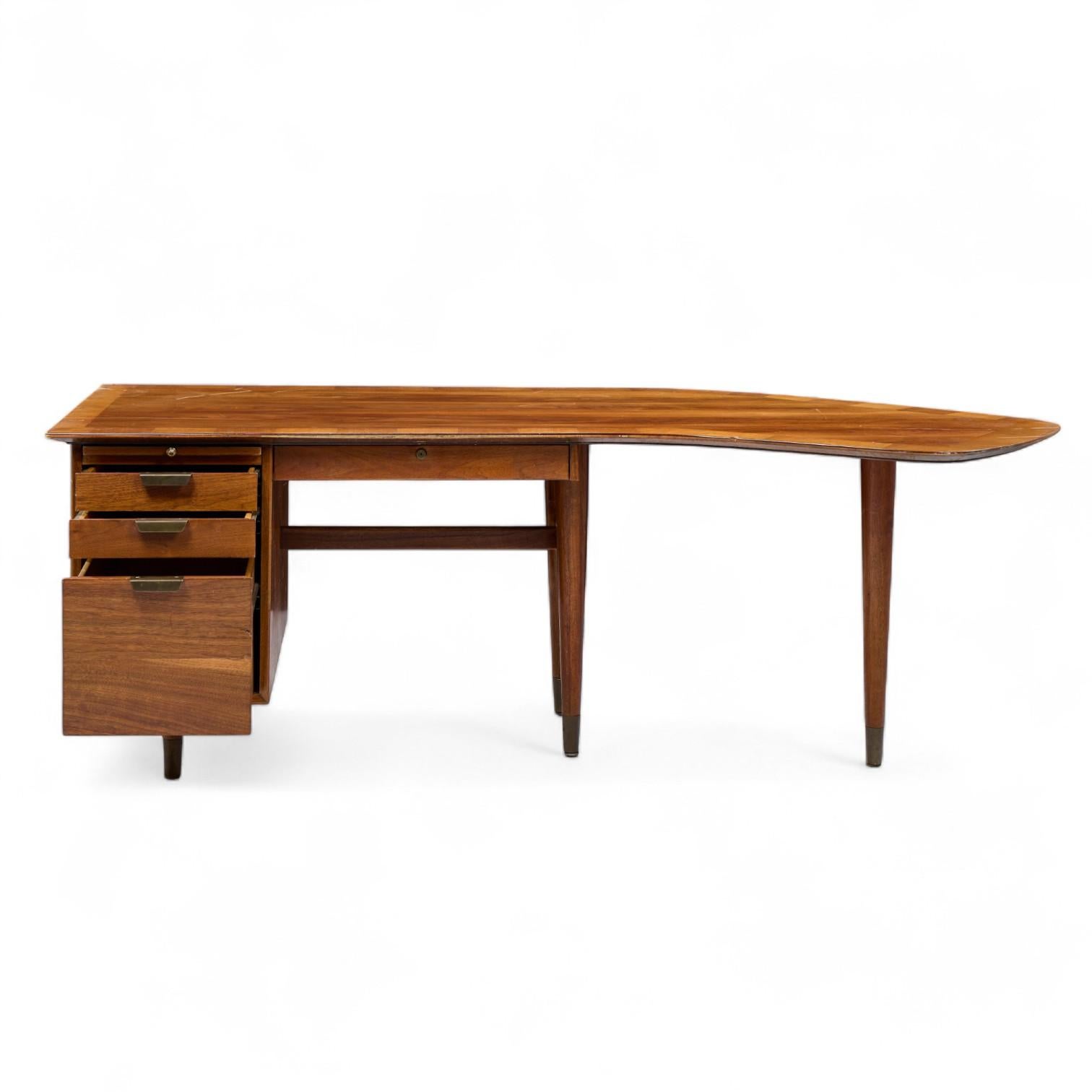 Standard Mid Century Bumerang-Schreibtisch (Holz) im Angebot