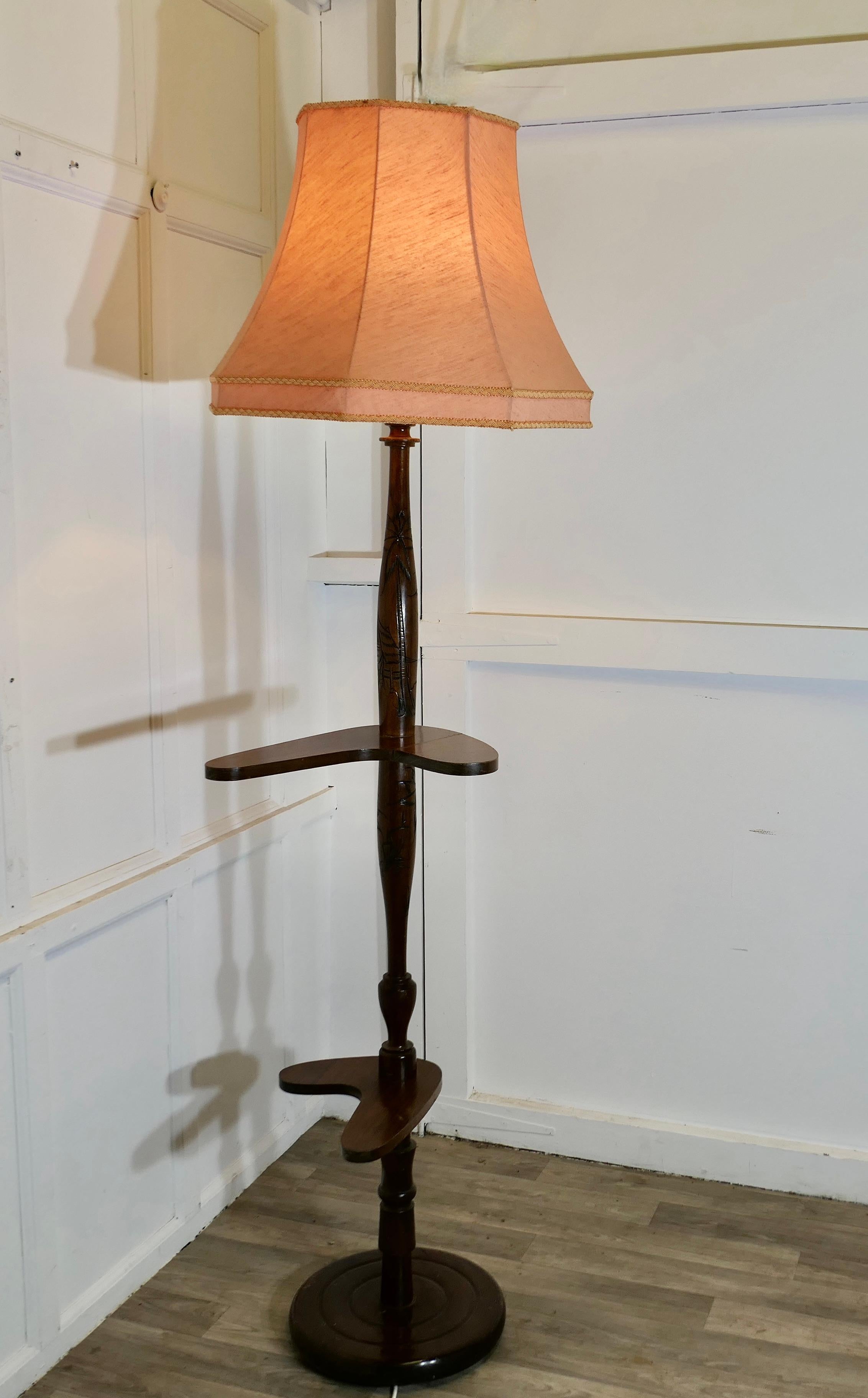 Standard- oder Stehlampe mit Palmendekoration (Moderne der Mitte des Jahrhunderts) im Angebot
