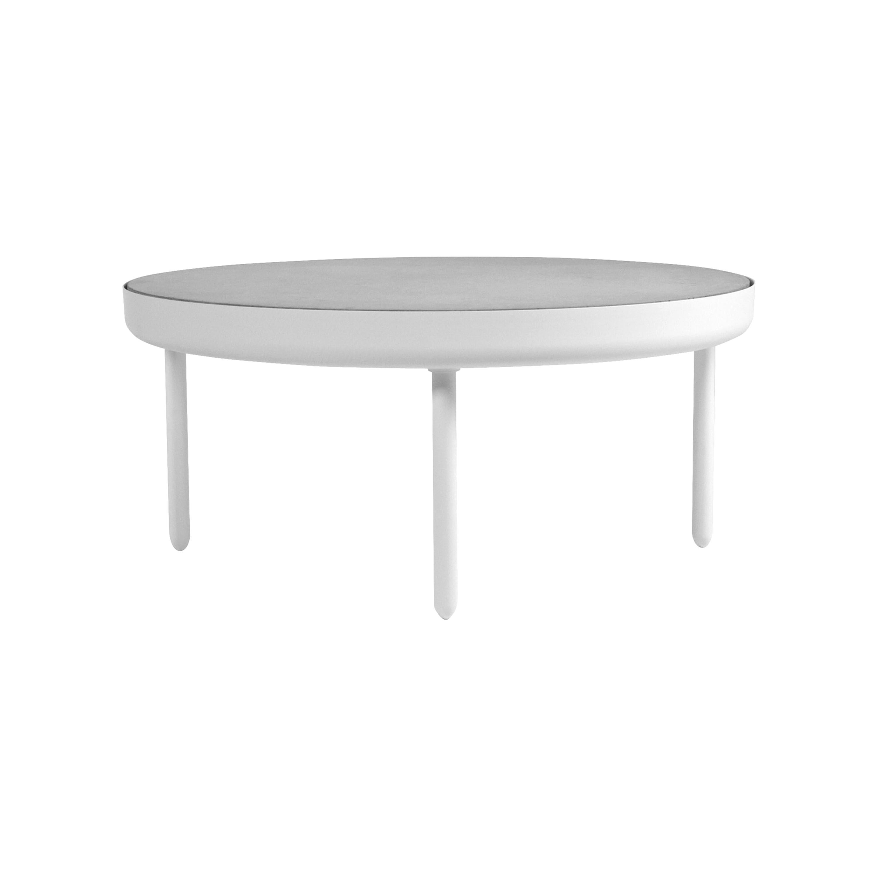 Standard-Tisch von Jonathan Nesci aus beschichtetem Aluminium und Gussbeton im Angebot