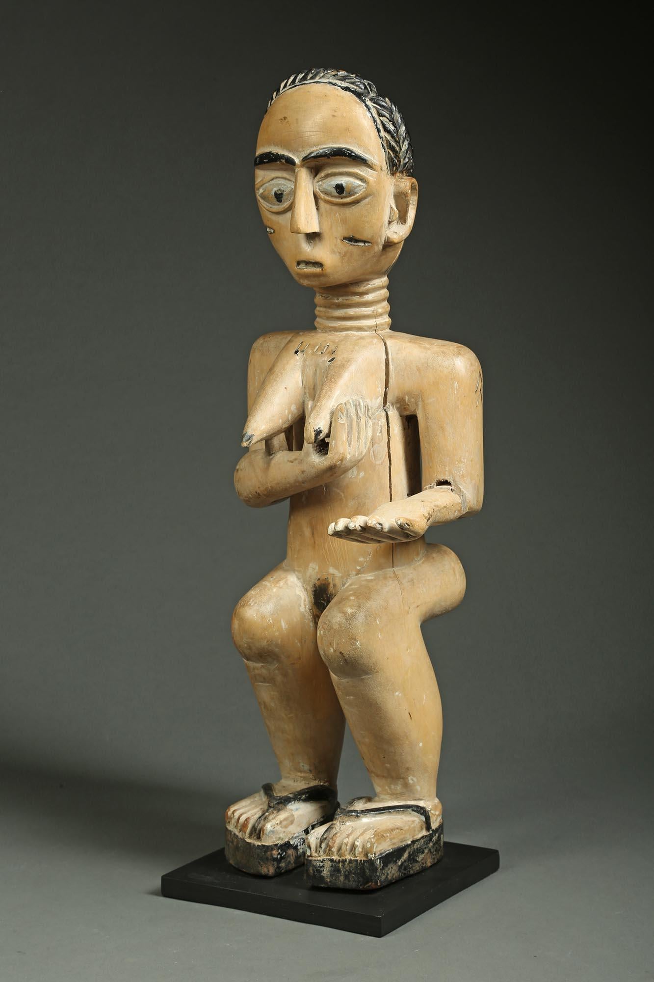 Hand-Carved Standing Akan Ghana Tribal Female Figure, Early 20th Century, Africa For Sale