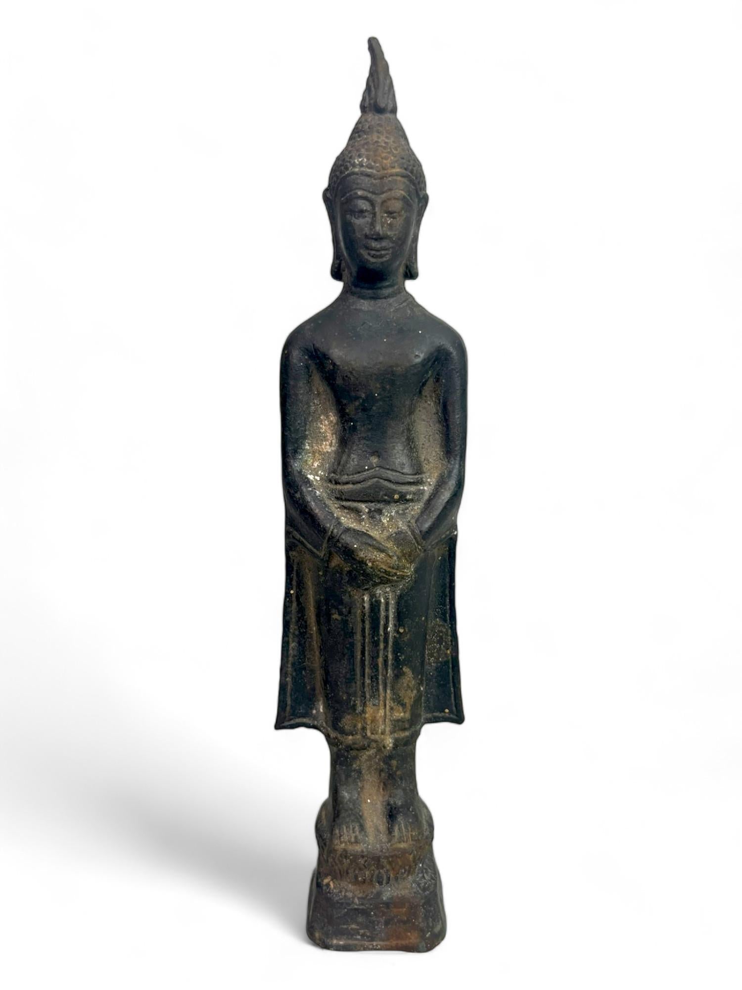 Thailandese Buddha di bronzo in piedi, Thailandia, XIX secolo, stile I. B. U. in vendita