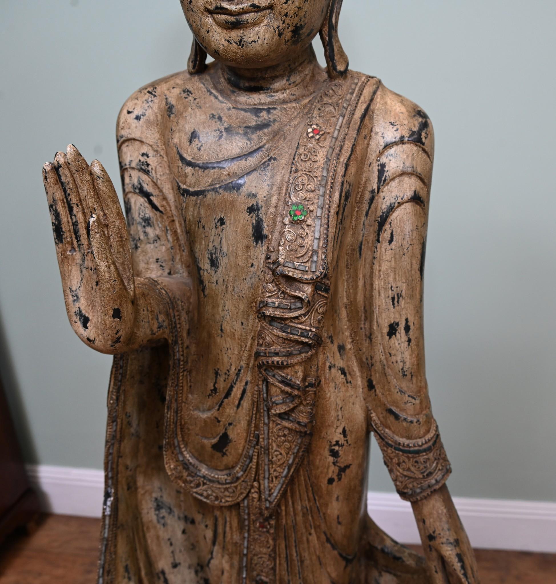 Estatua de Buda birmano de pie tallada Budismo Arte budista en venta 5