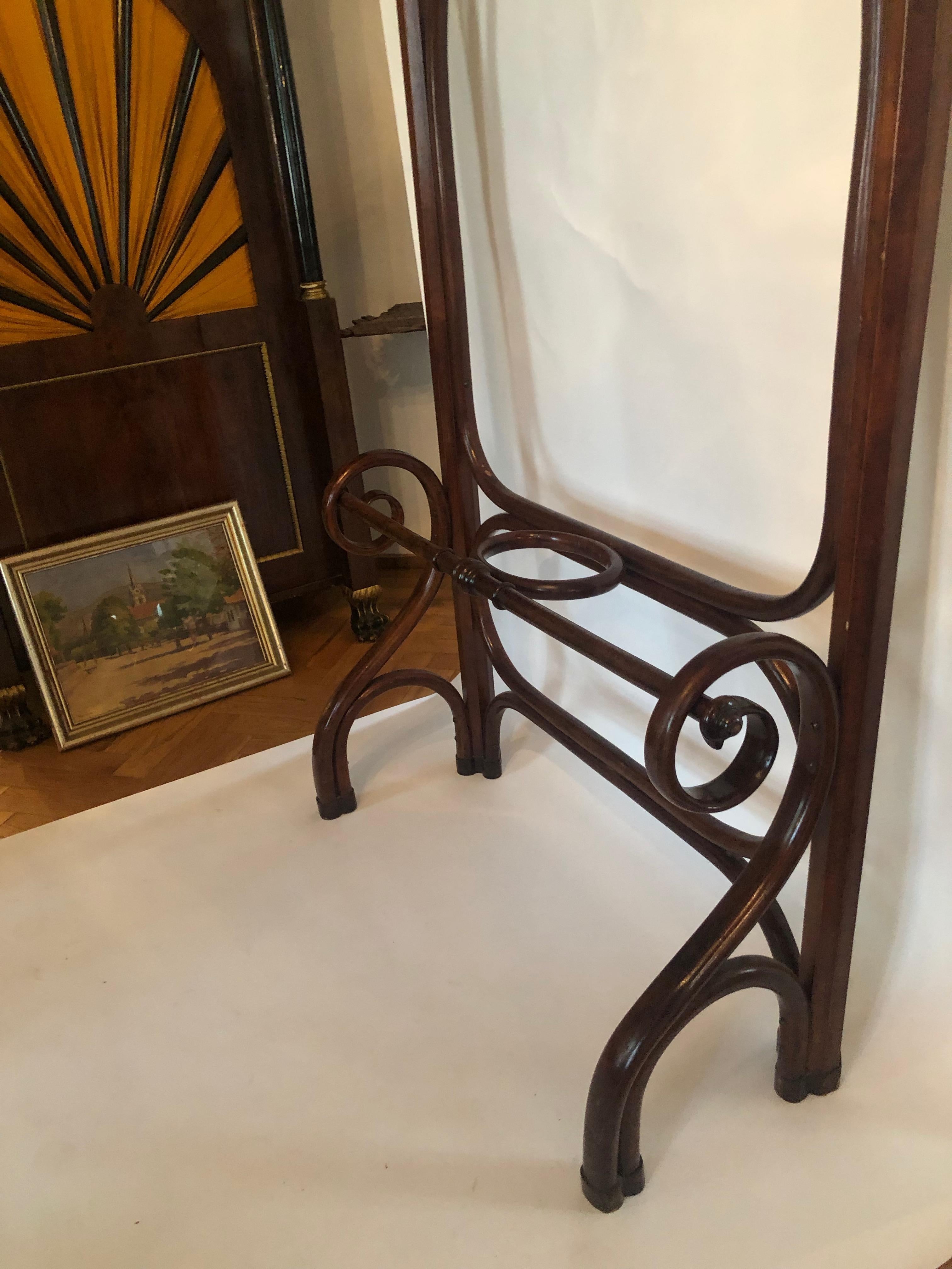 Standing Coat Rack from Thonet, Vienna, 1900 For Sale 1