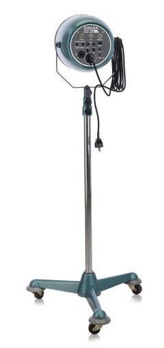 Standing Flash-Head Spotlight