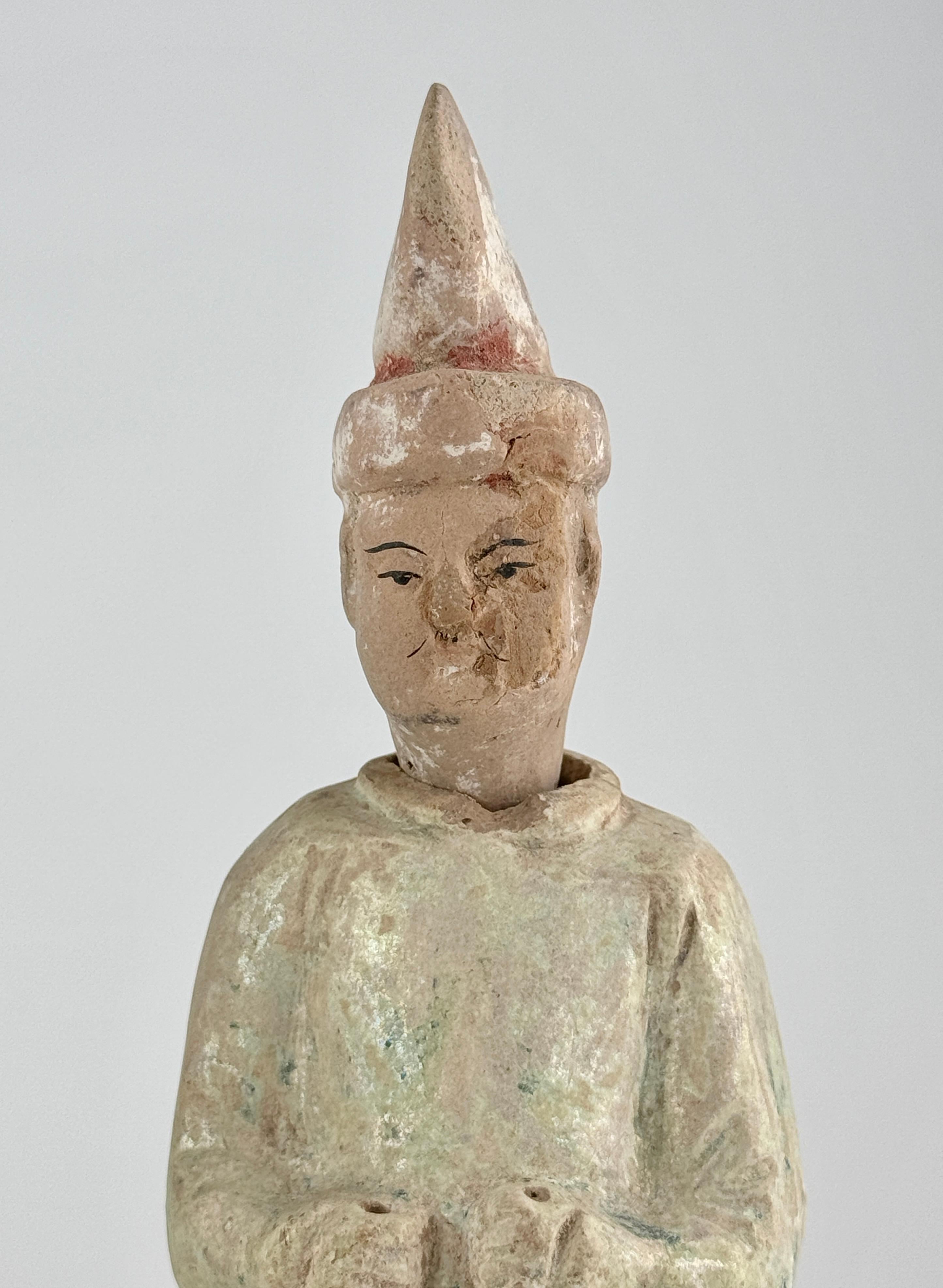 Four Green Glazed Pottery Attendant Figures, Ming Dynasty(1368-1644) For Sale 5