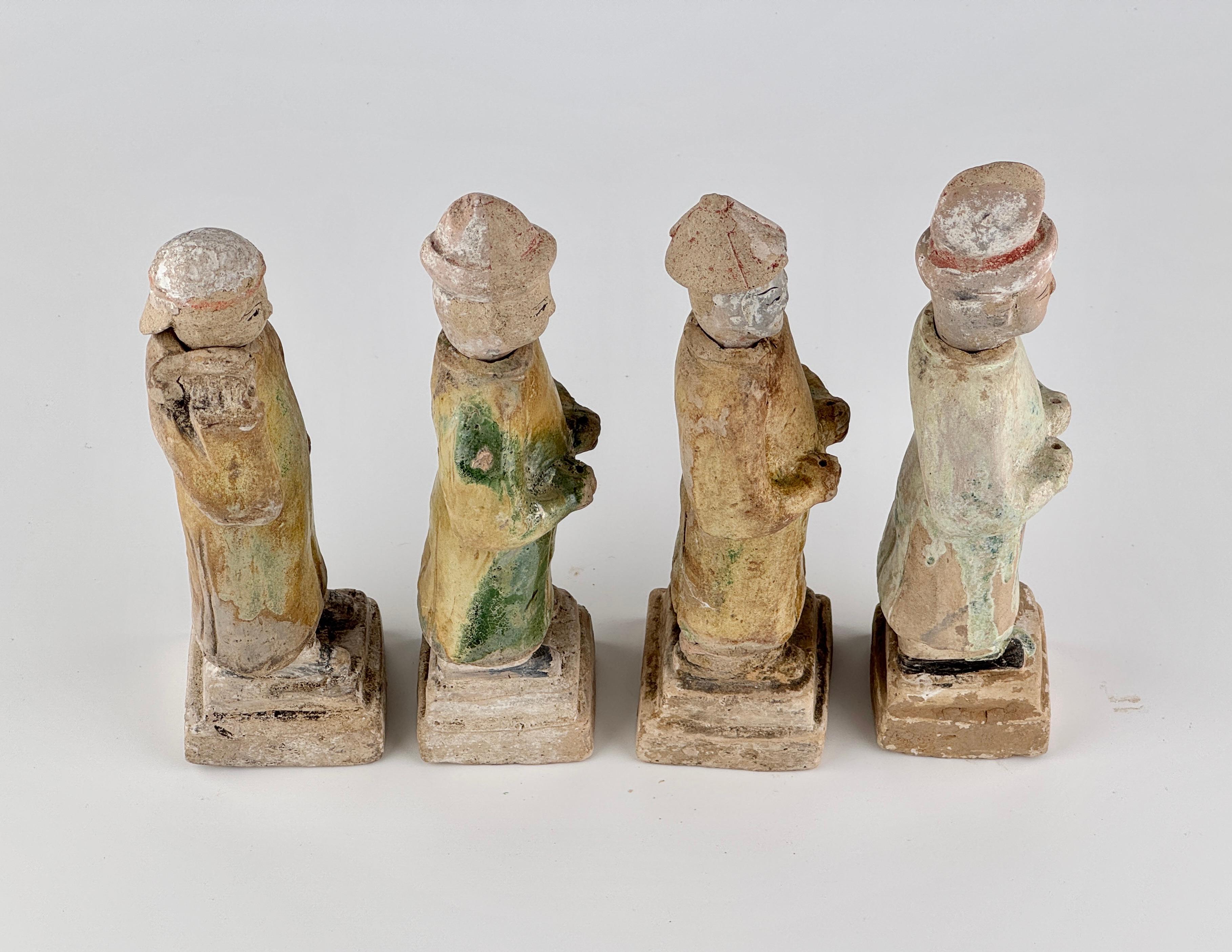 Four Green Glazed Pottery Attendant Figures, Ming Dynasty(1368-1644) For Sale 7
