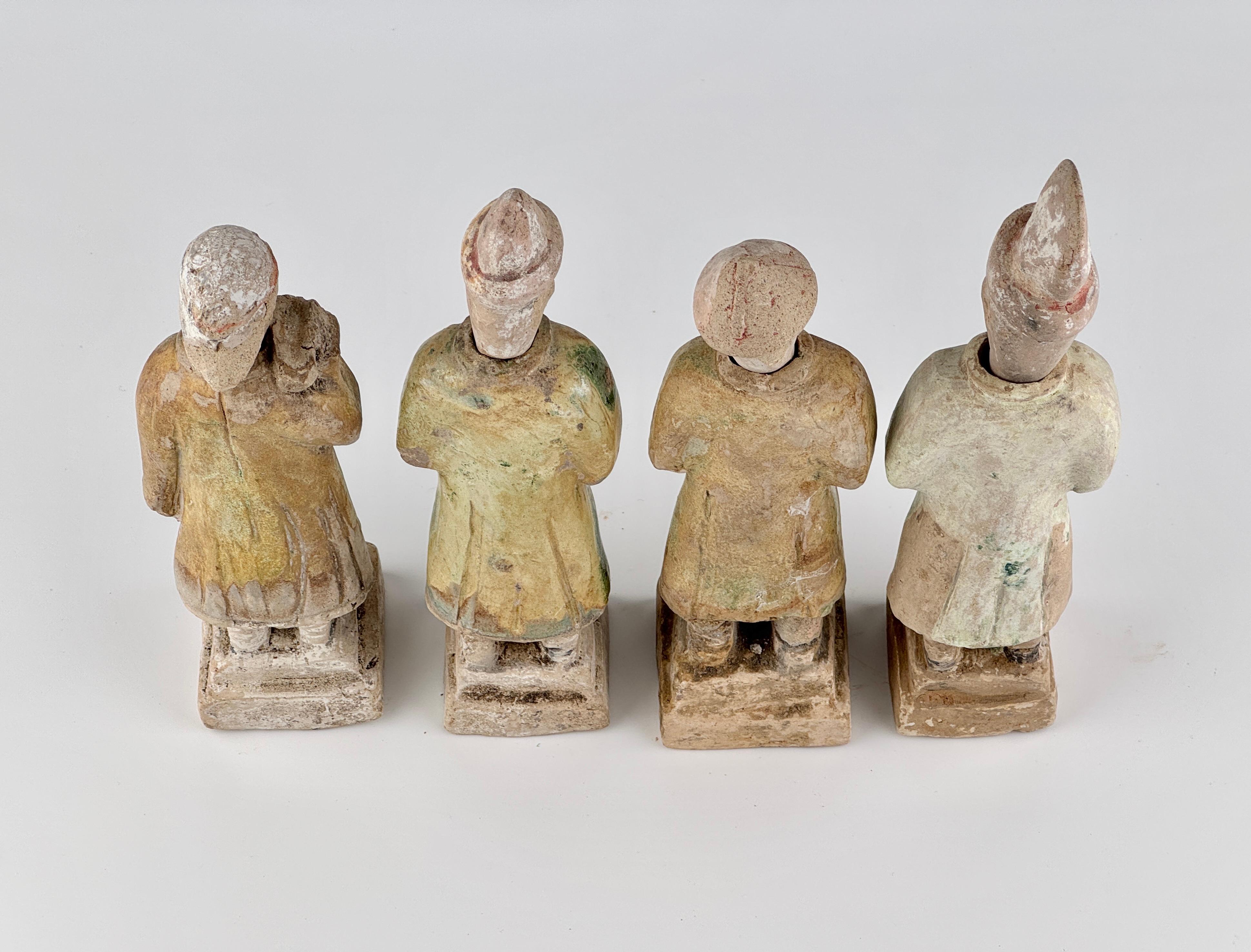 Four Green Glazed Pottery Attendant Figures, Ming Dynasty(1368-1644) For Sale 8