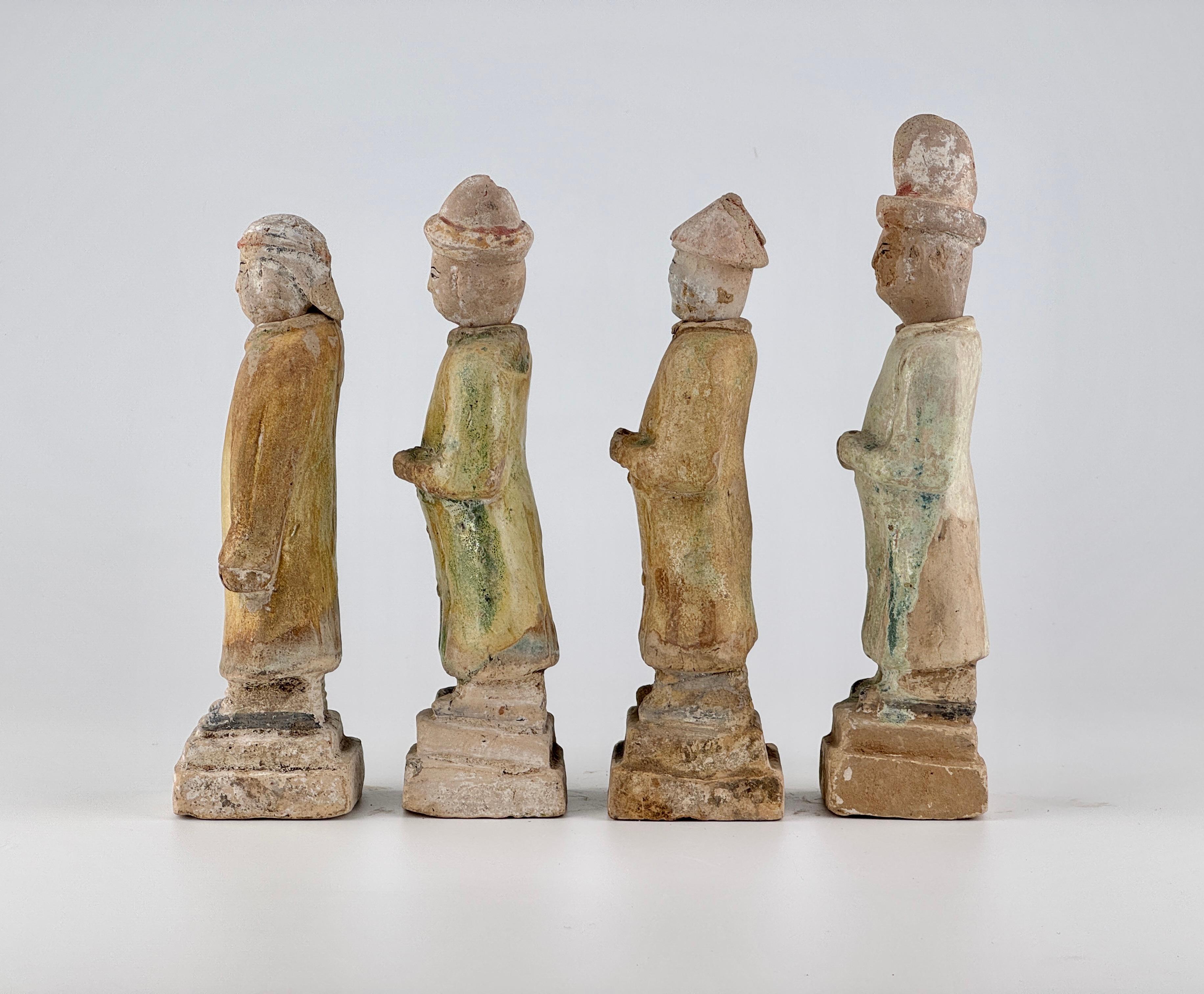 Four Green Glazed Pottery Attendant Figures, Ming Dynasty(1368-1644) In Good Condition For Sale In seoul, KR