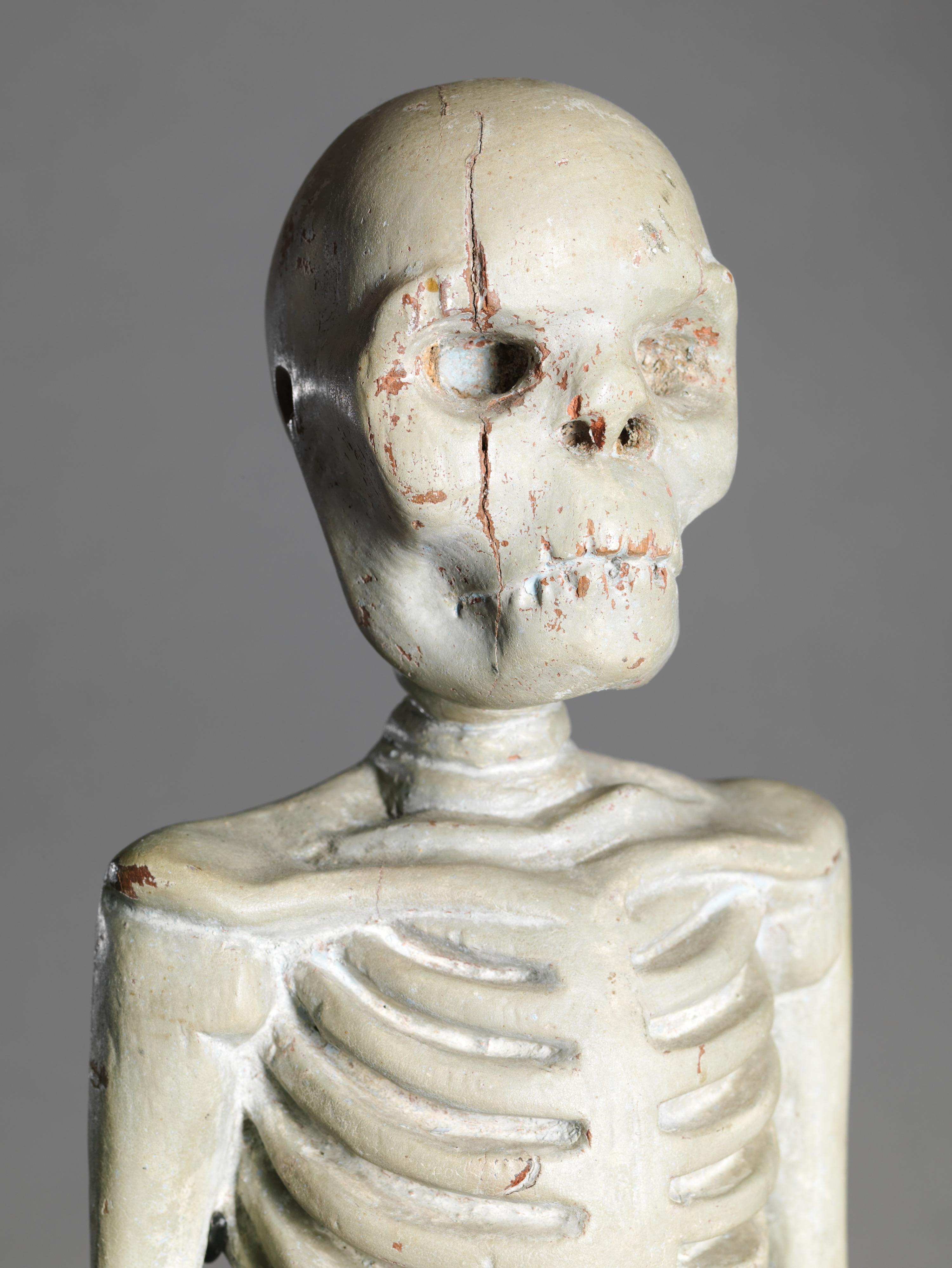 Ethno Design Standing Human Skeleton Sculptured in Wood, South East Asia In Fair Condition For Sale In Leuven , BE