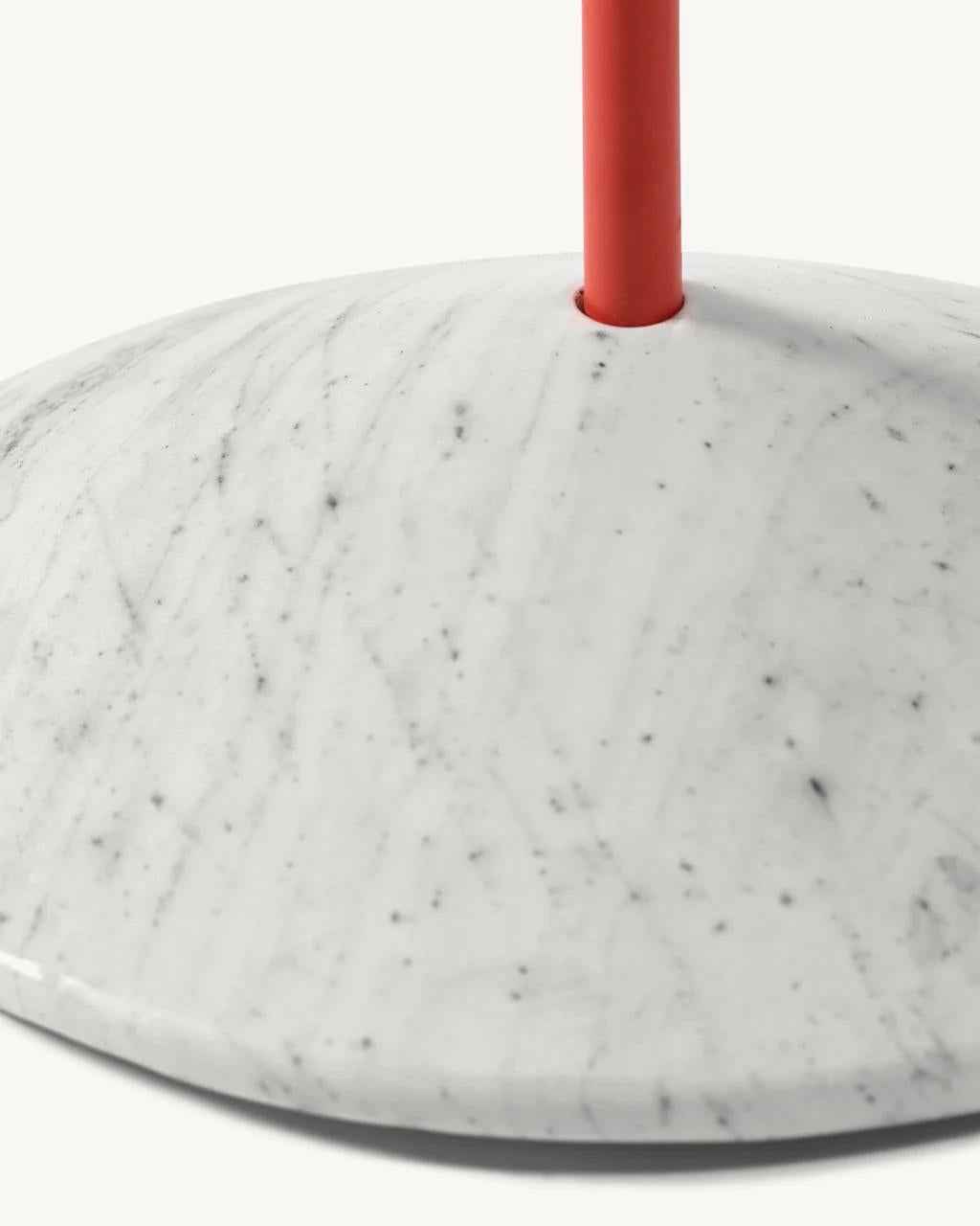 Lámpara de pie Mármol N°2 de Muller Van Severen x Valerie Objects, Rojo Siglo XXI y contemporáneo en venta