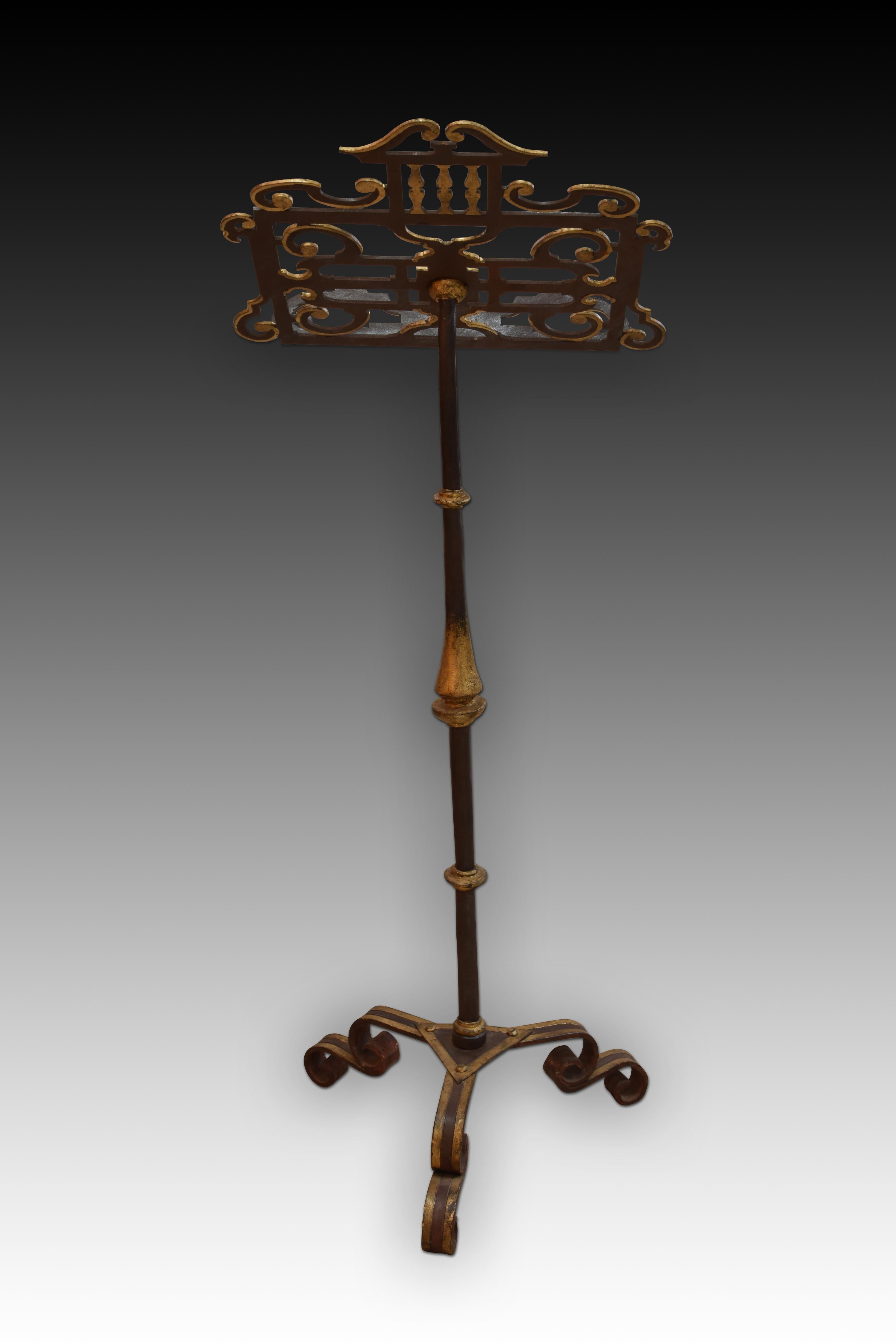 Other Standing lectern in wrought iron. 20th century.  For Sale