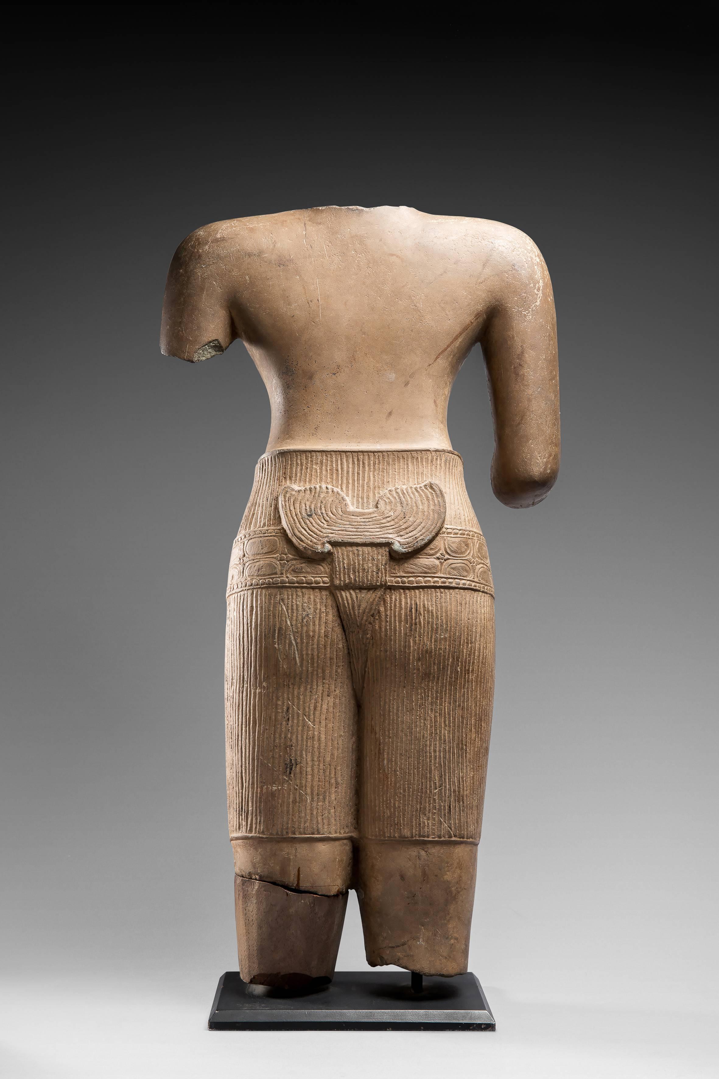 Cambodgien divinité masculine debout, Cambodge, période Angkor Vat, style Siem Reap, 12e siècle