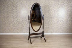 Standing Mirror From the Early 20th Century in Rotating Oak Frame
