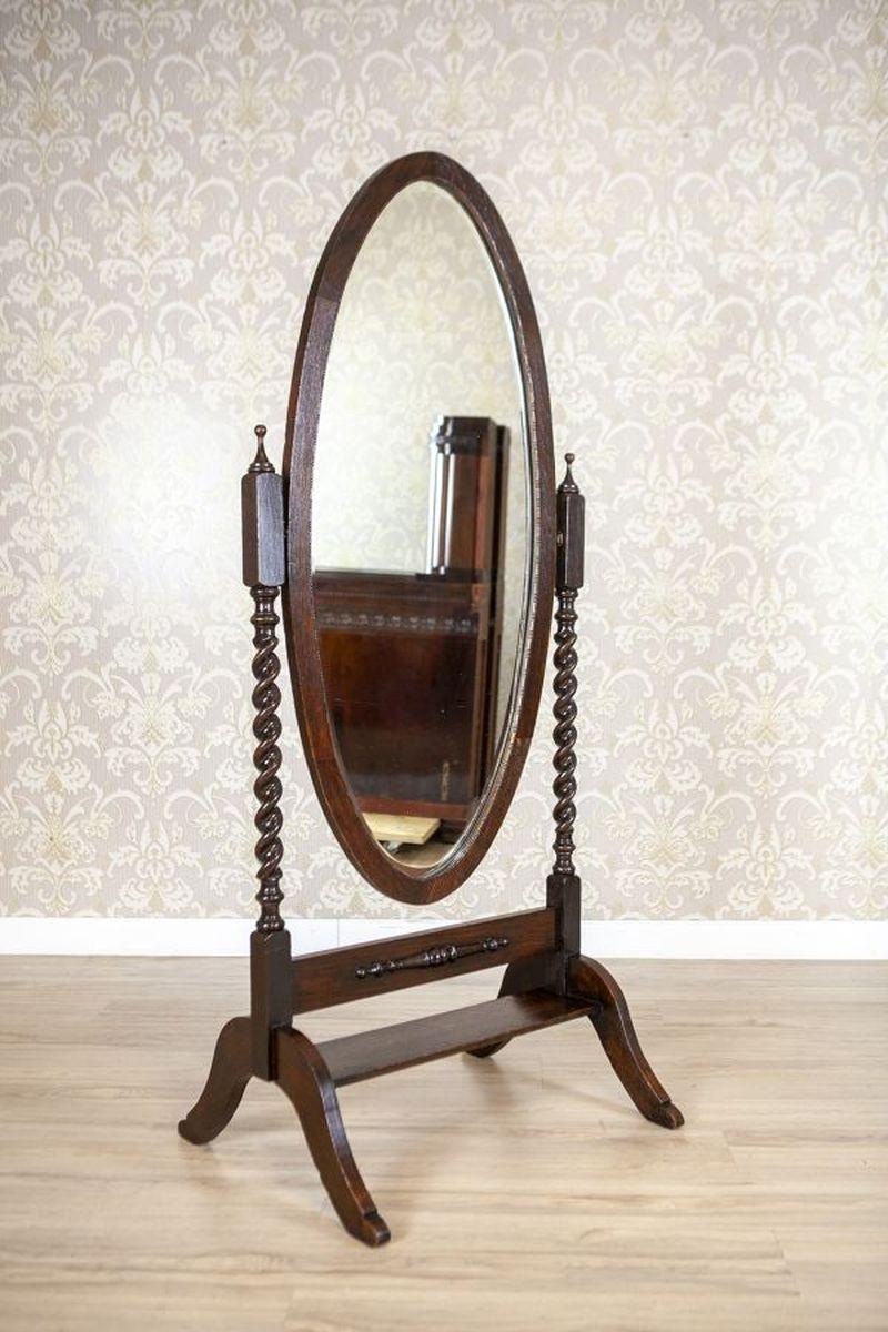 Standing Mirror From the Early 20th Century in Rotating Oak Frame In Good Condition For Sale In Opole, PL