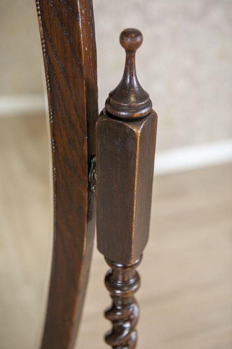 Standing Mirror From the Early 20th Century in Rotating Oak Frame For Sale 2