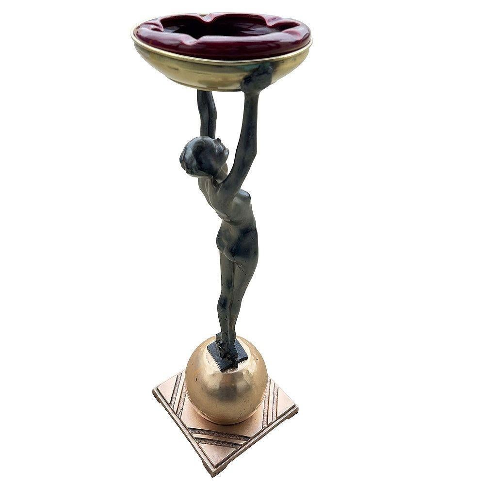 Standing Nude on Ball Art Deco Sculptural Smoke Stand Model T330 by Frankart In condizioni ottime in vendita a Van Nuys, CA