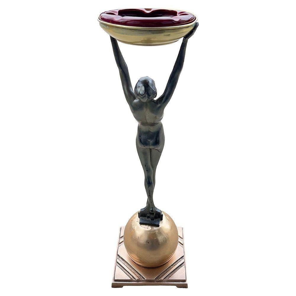 Inizio XX secolo Standing Nude on Ball Art Deco Sculptural Smoke Stand Model T330 by Frankart in vendita